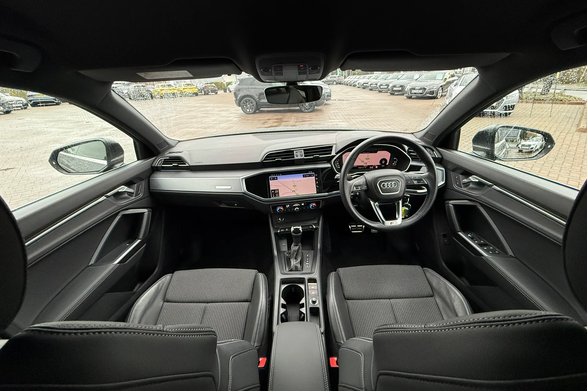 Audi Q3 thumbnail image number 3