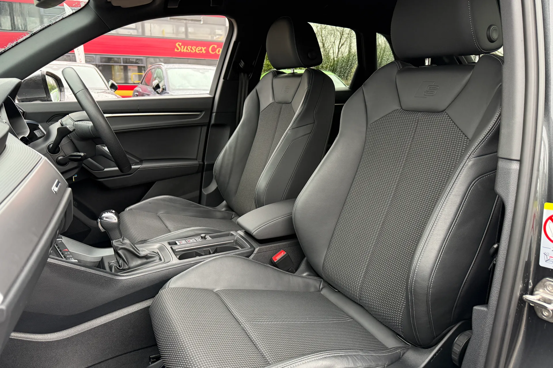 Audi Q3 thumbnail image number 27