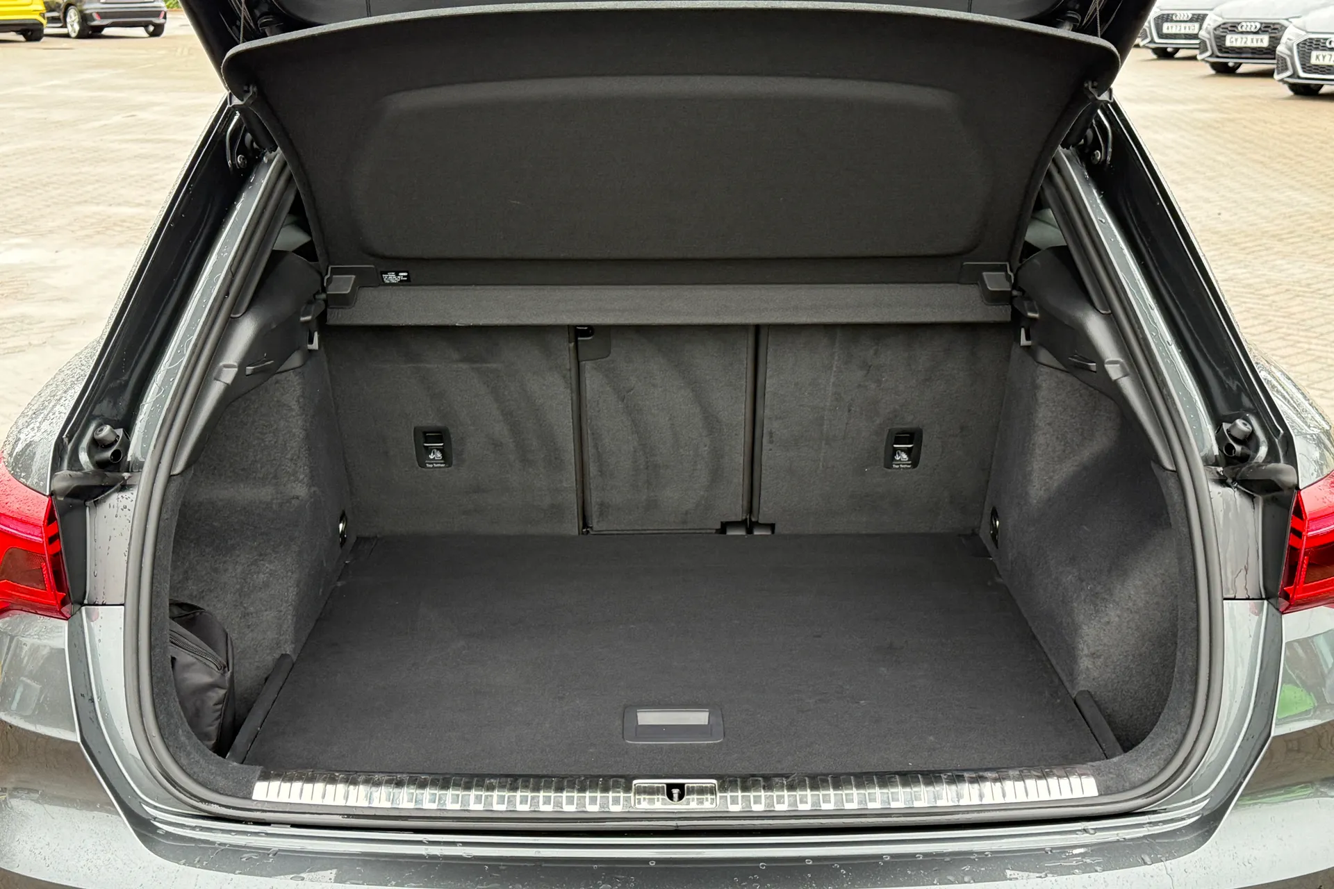 Audi Q3 thumbnail image number 31