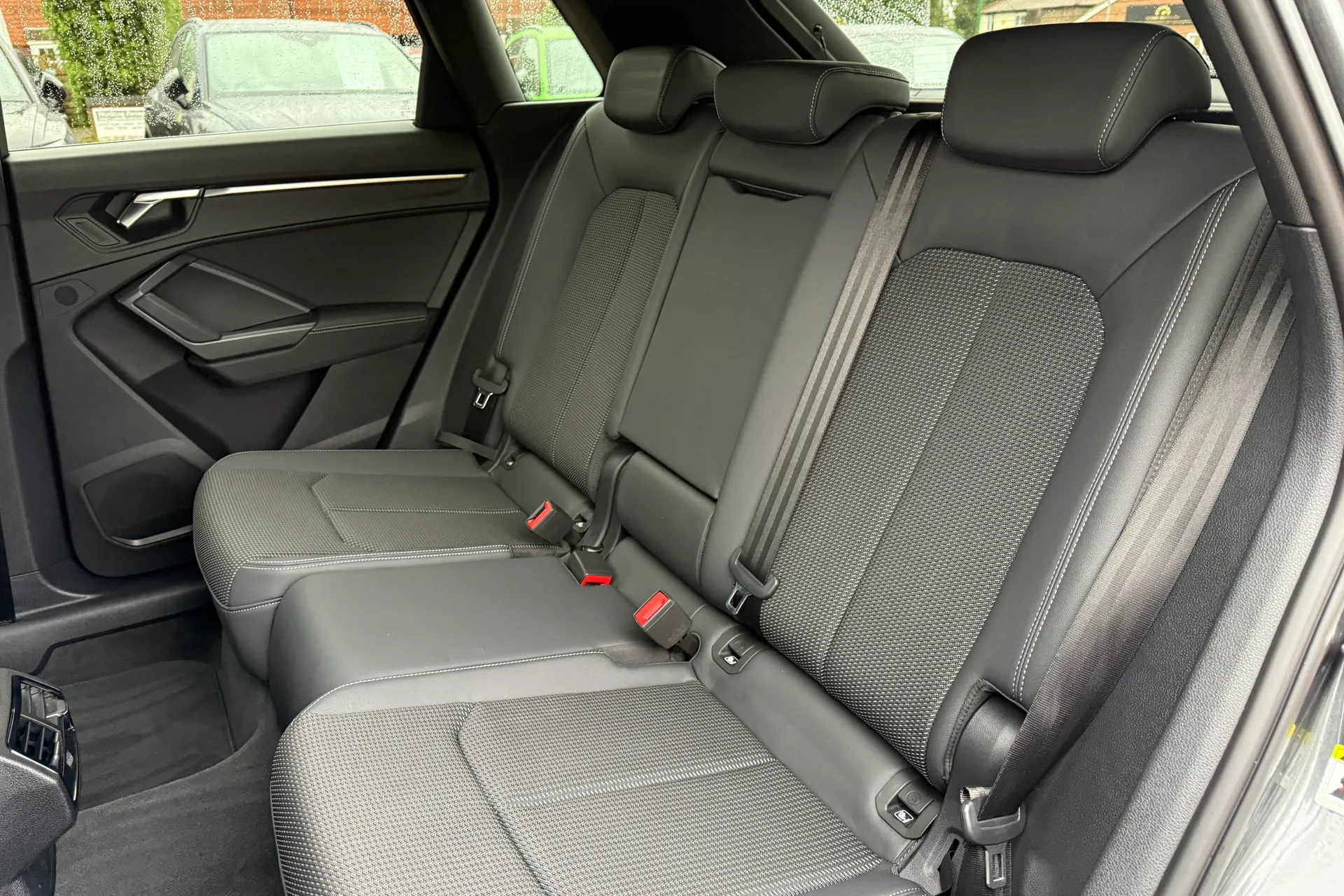 Audi Q3 thumbnail image number 39