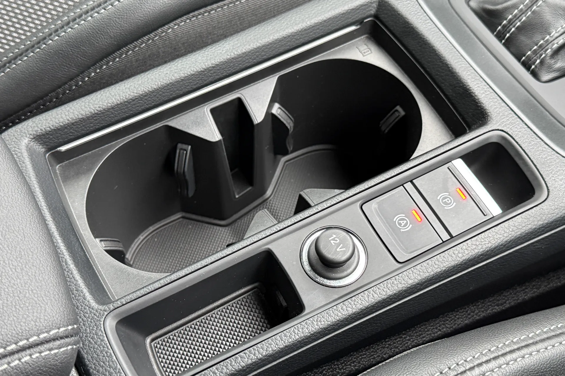 Audi Q3 thumbnail image number 37