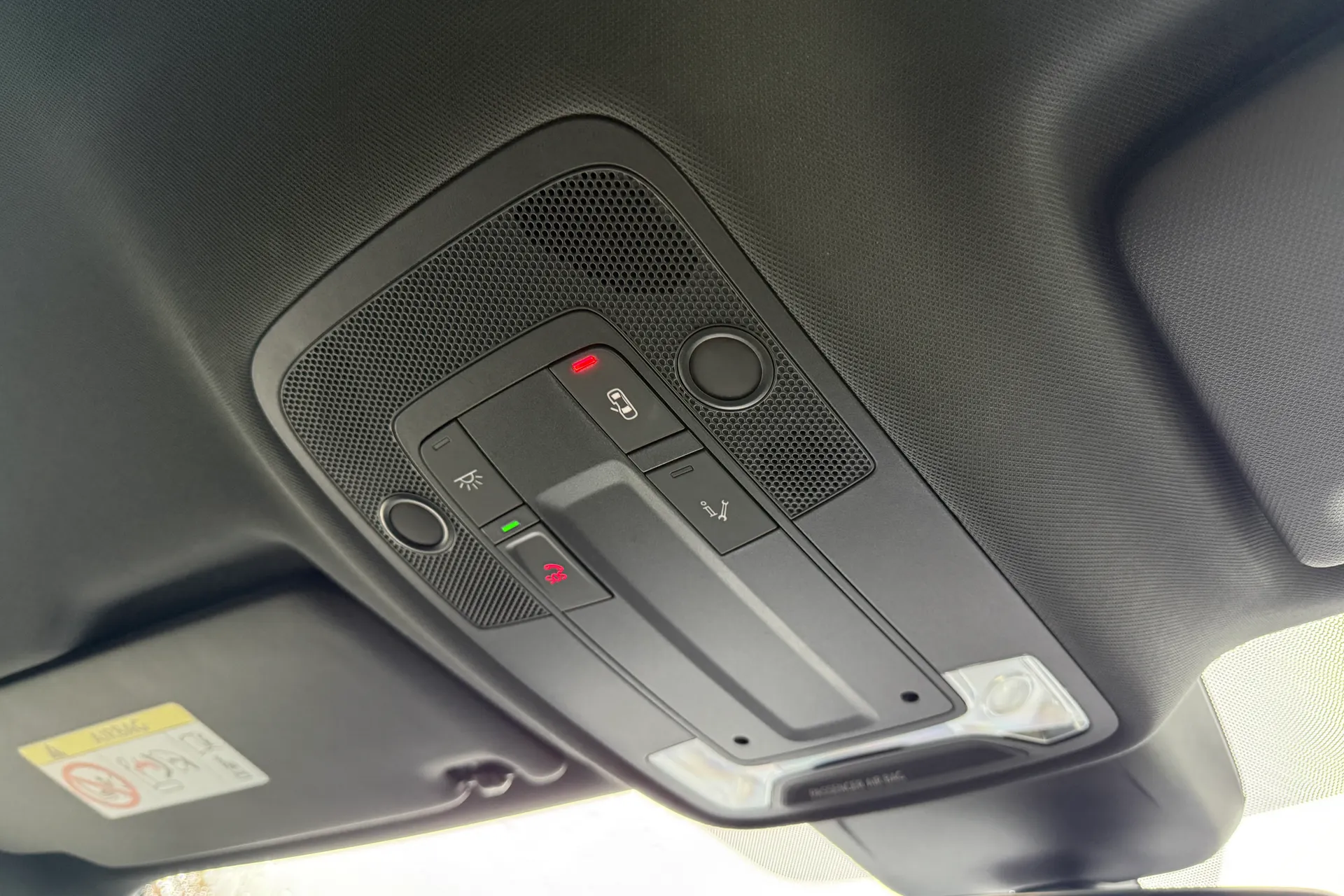 Audi Q3 thumbnail image number 17