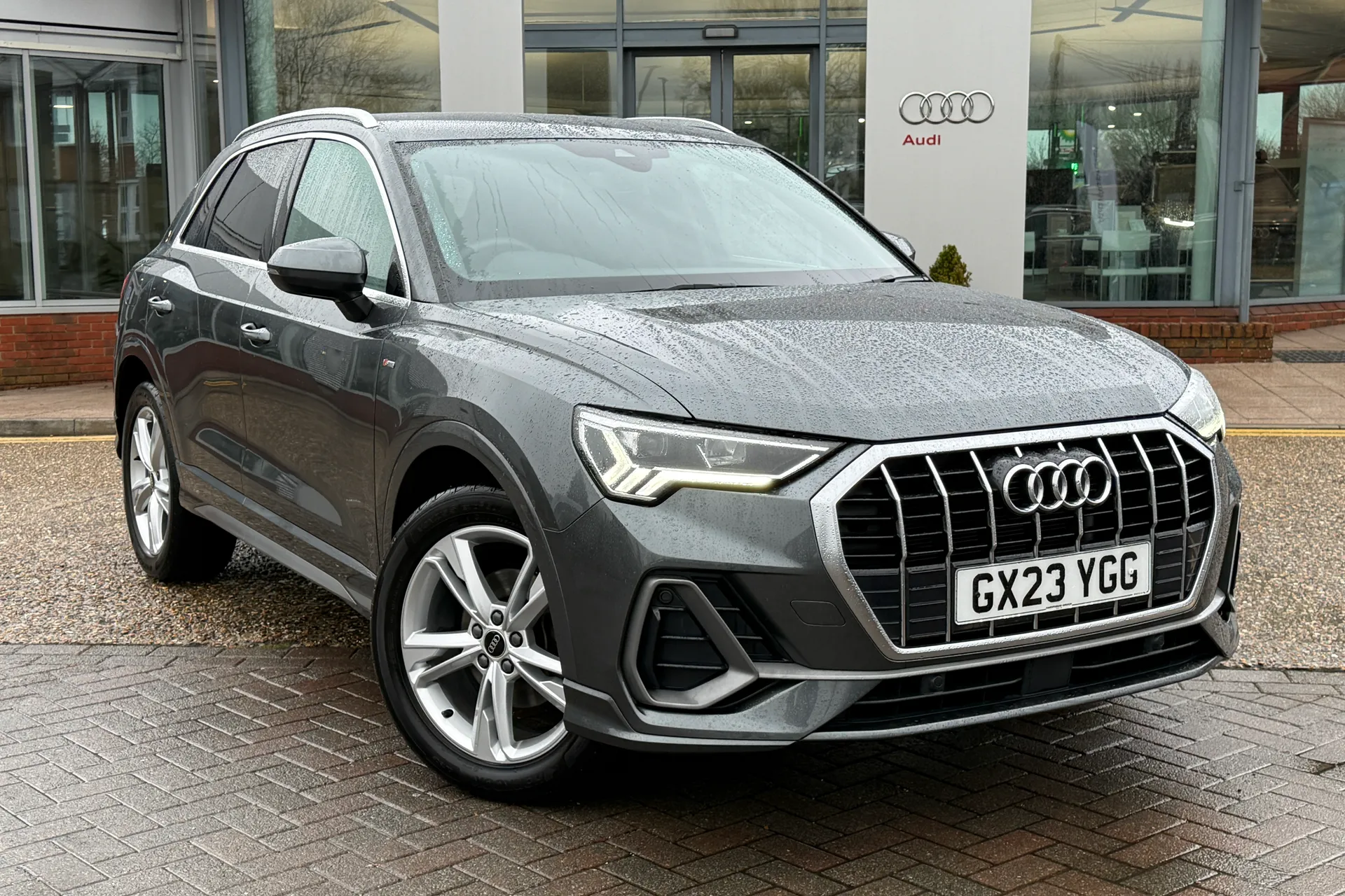 Audi Q3 thumbnail image number 21