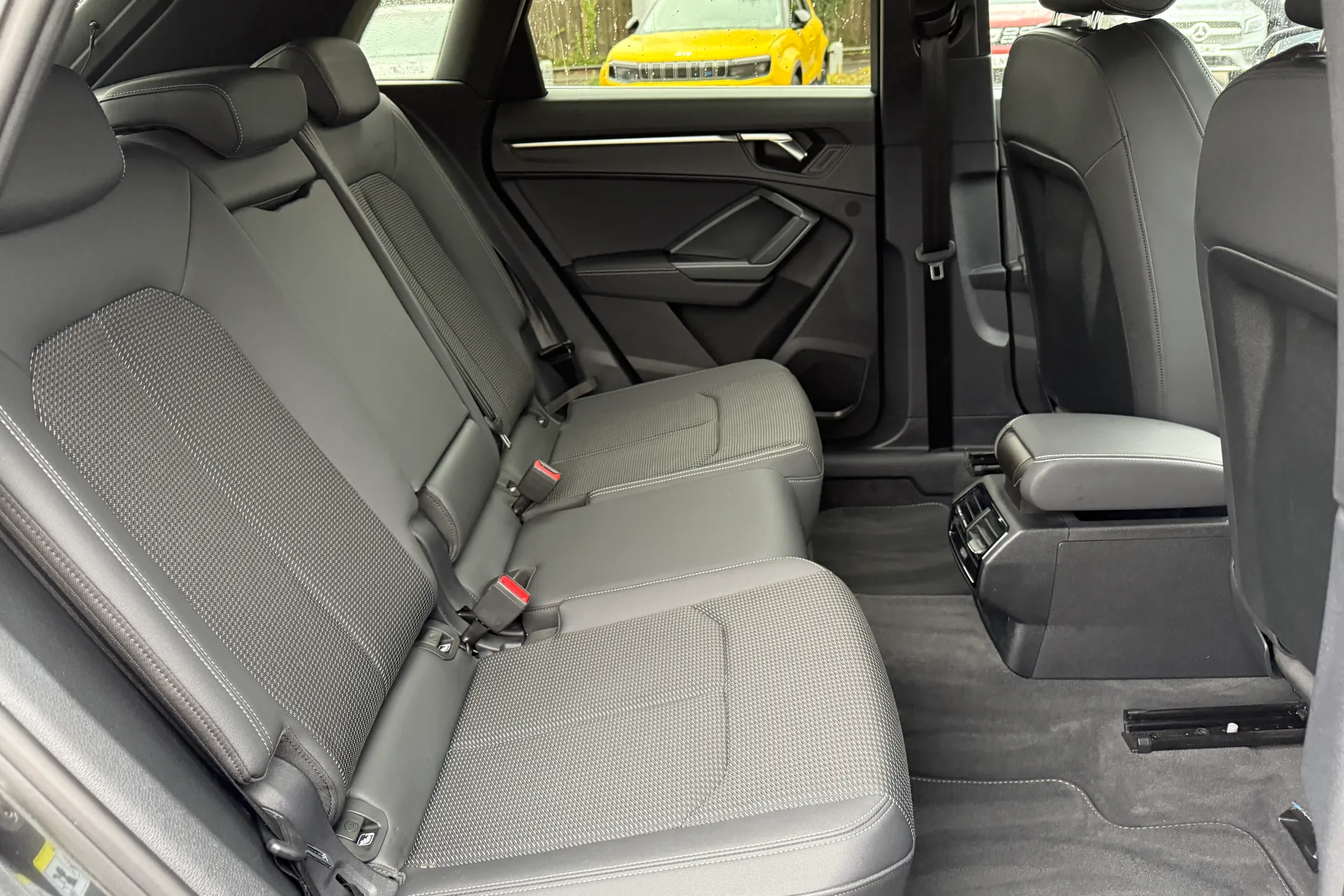 Audi Q3 thumbnail image number 41