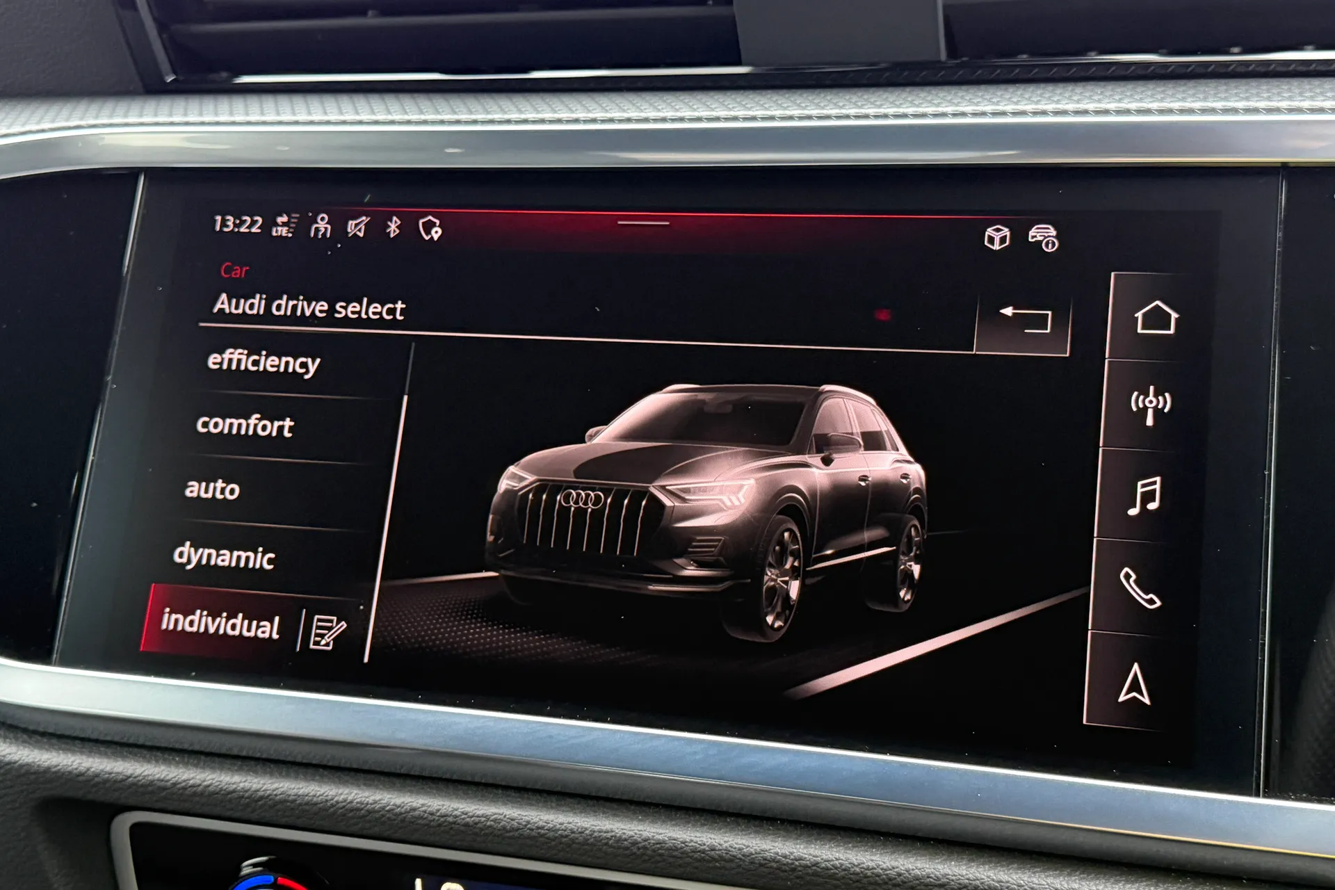 Audi Q3 thumbnail image number 8