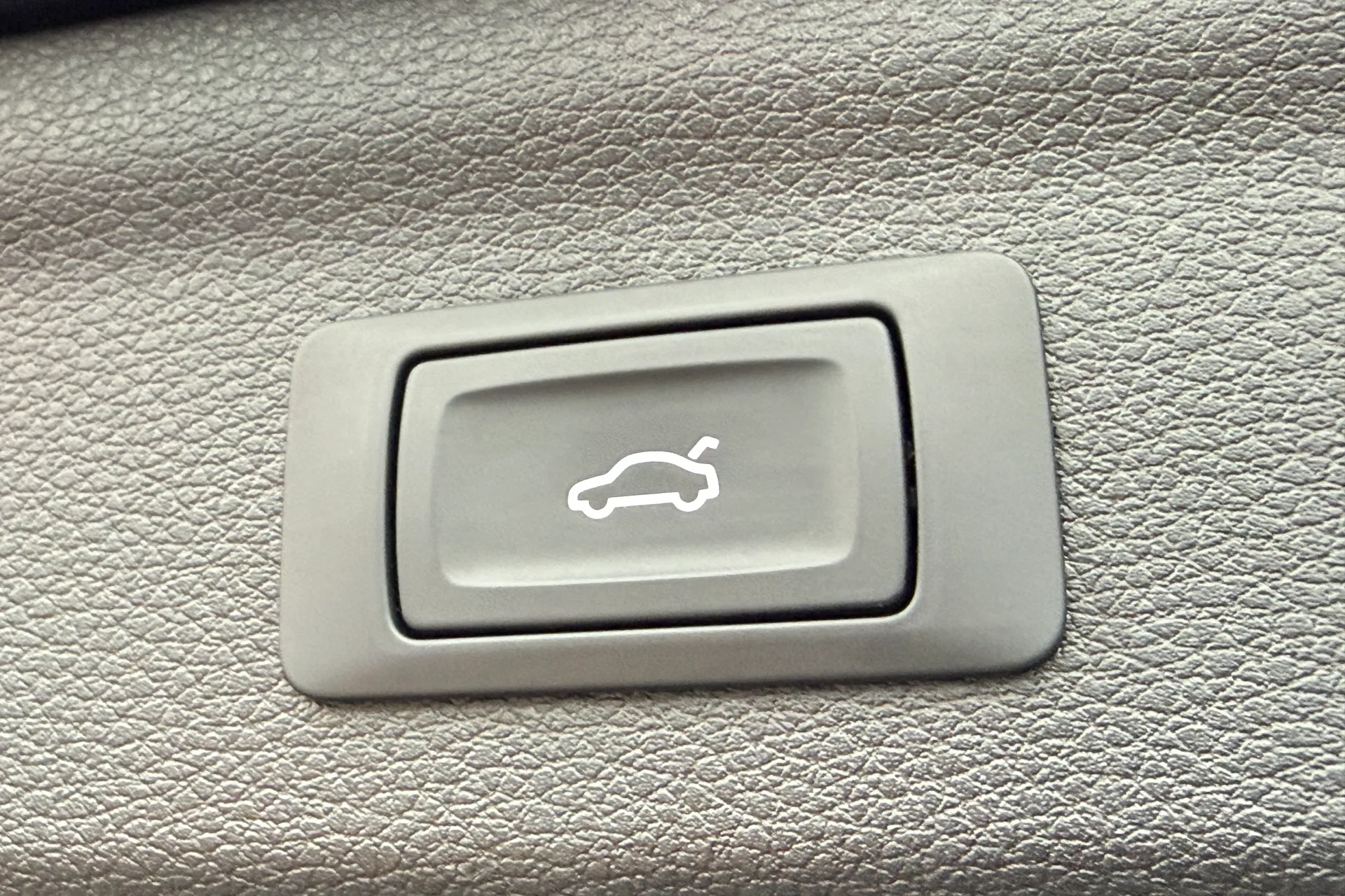 Audi Q3 thumbnail image number 33