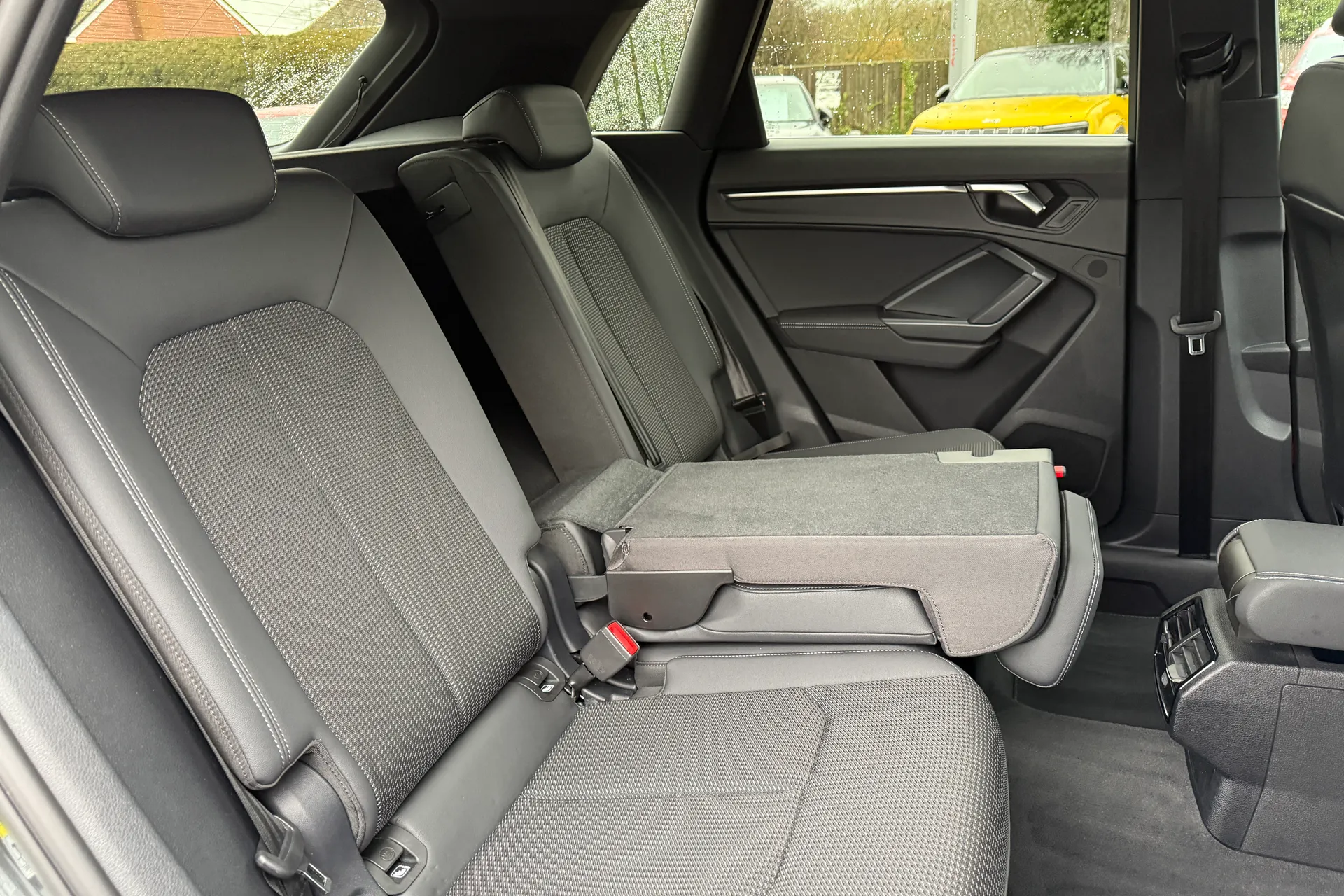 Audi Q3 thumbnail image number 43