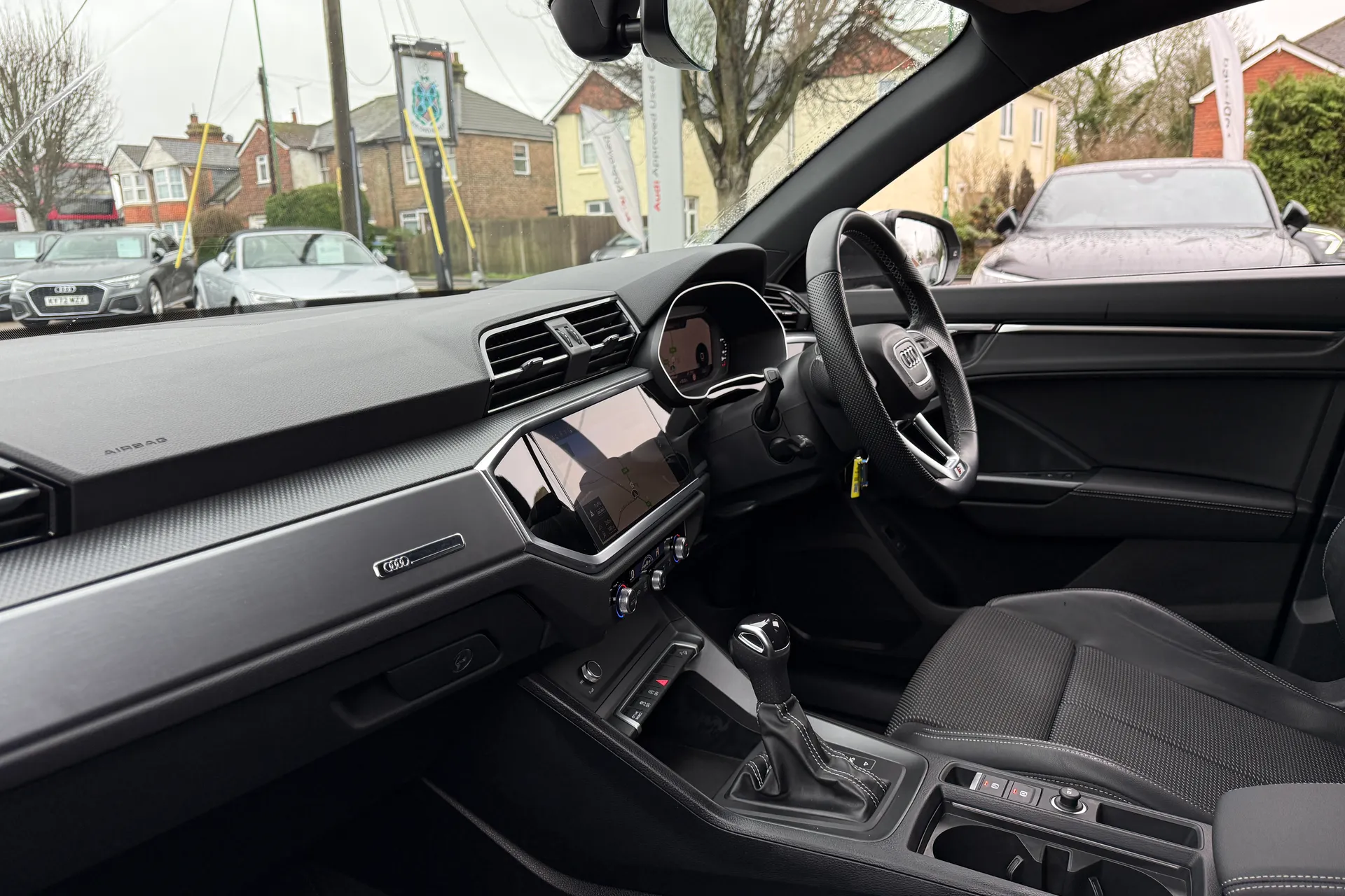 Audi Q3 thumbnail image number 26