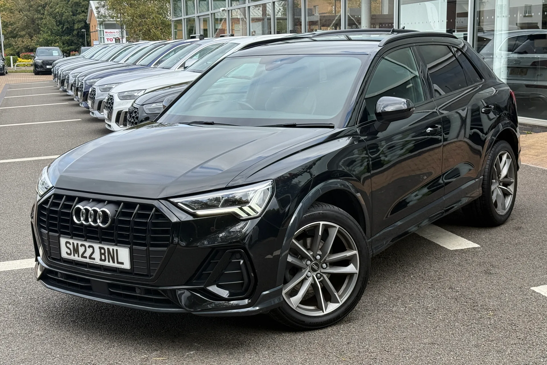 Audi Q3 thumbnail image number 13