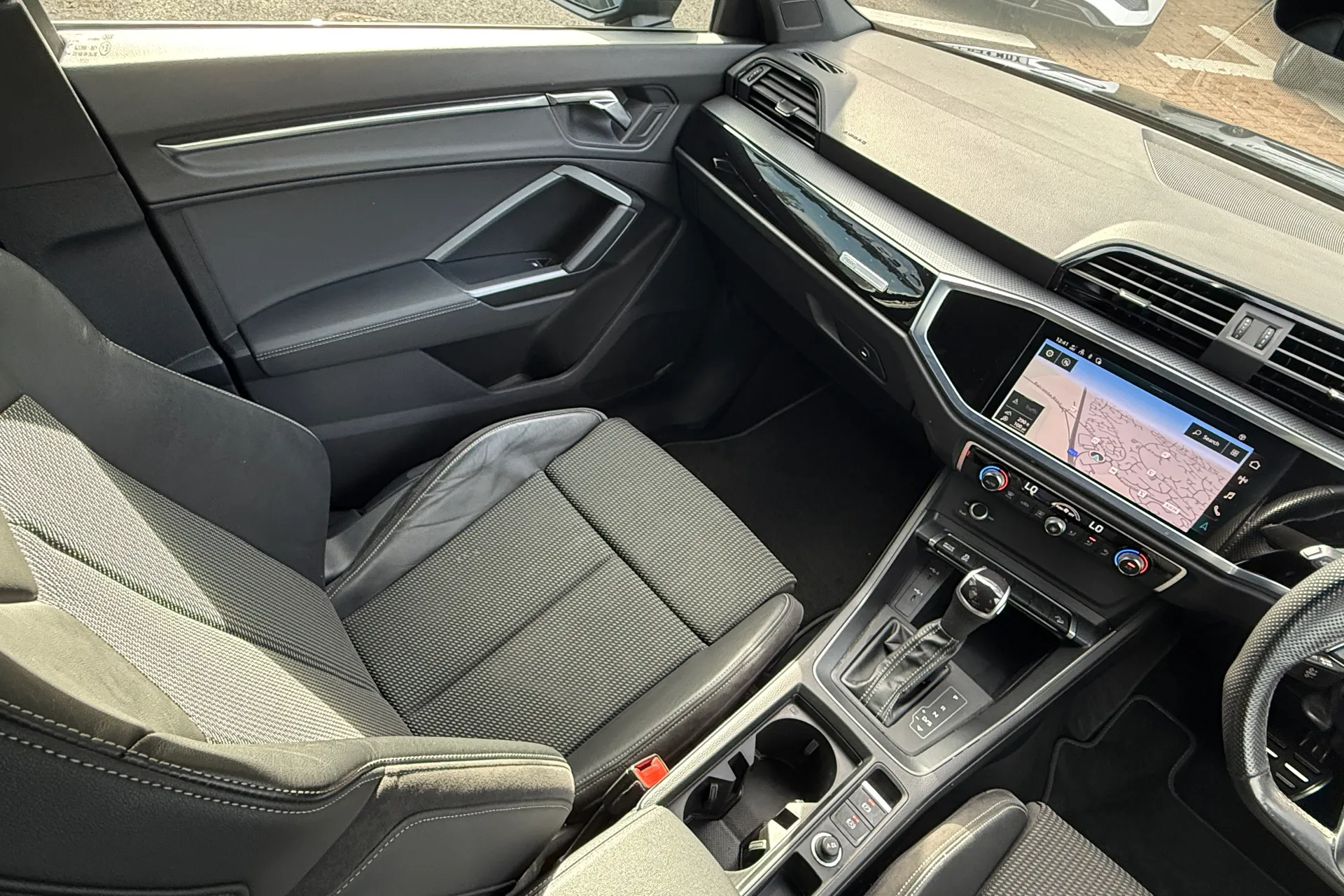 Audi Q3 thumbnail image number 49