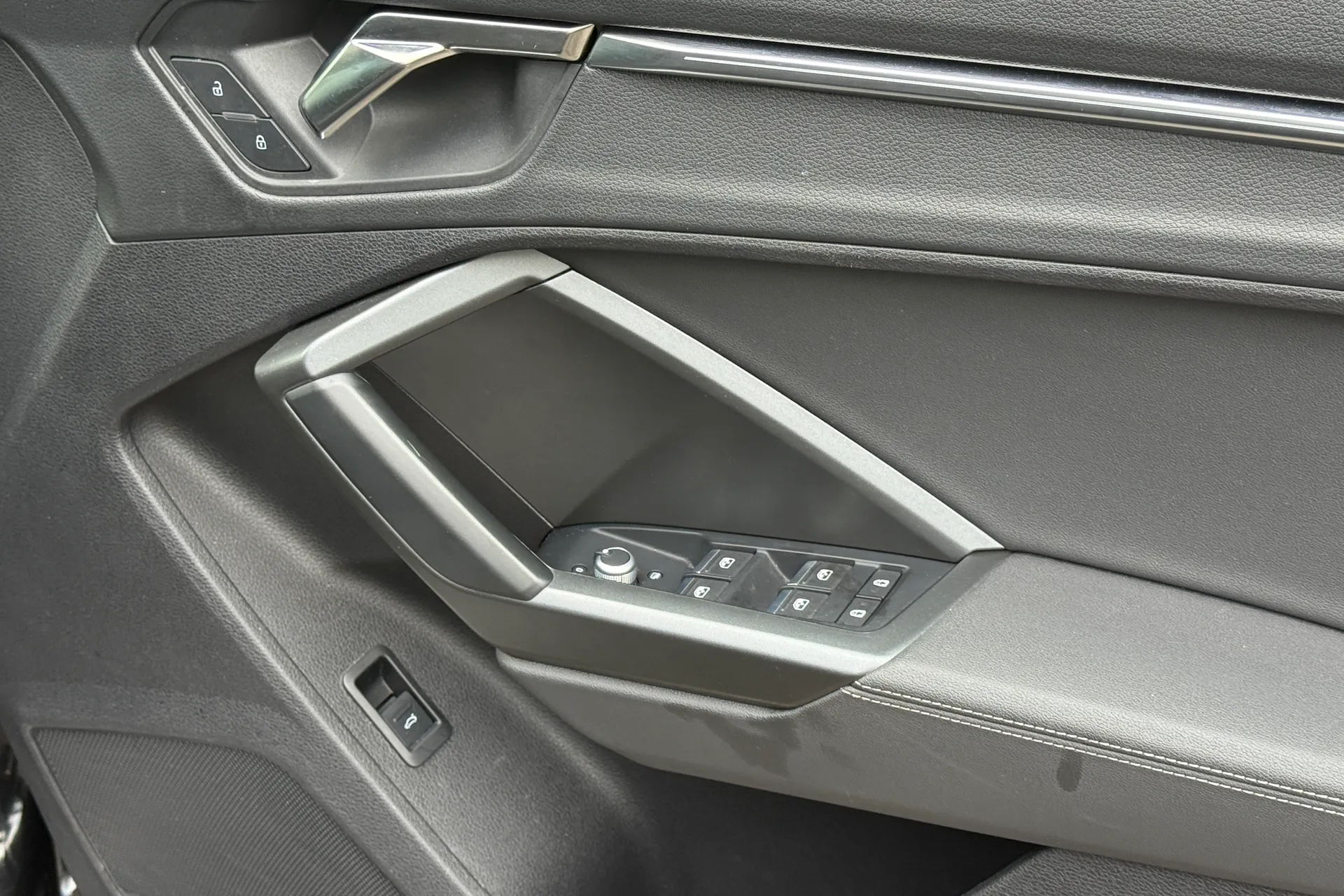 Audi Q3 thumbnail image number 41