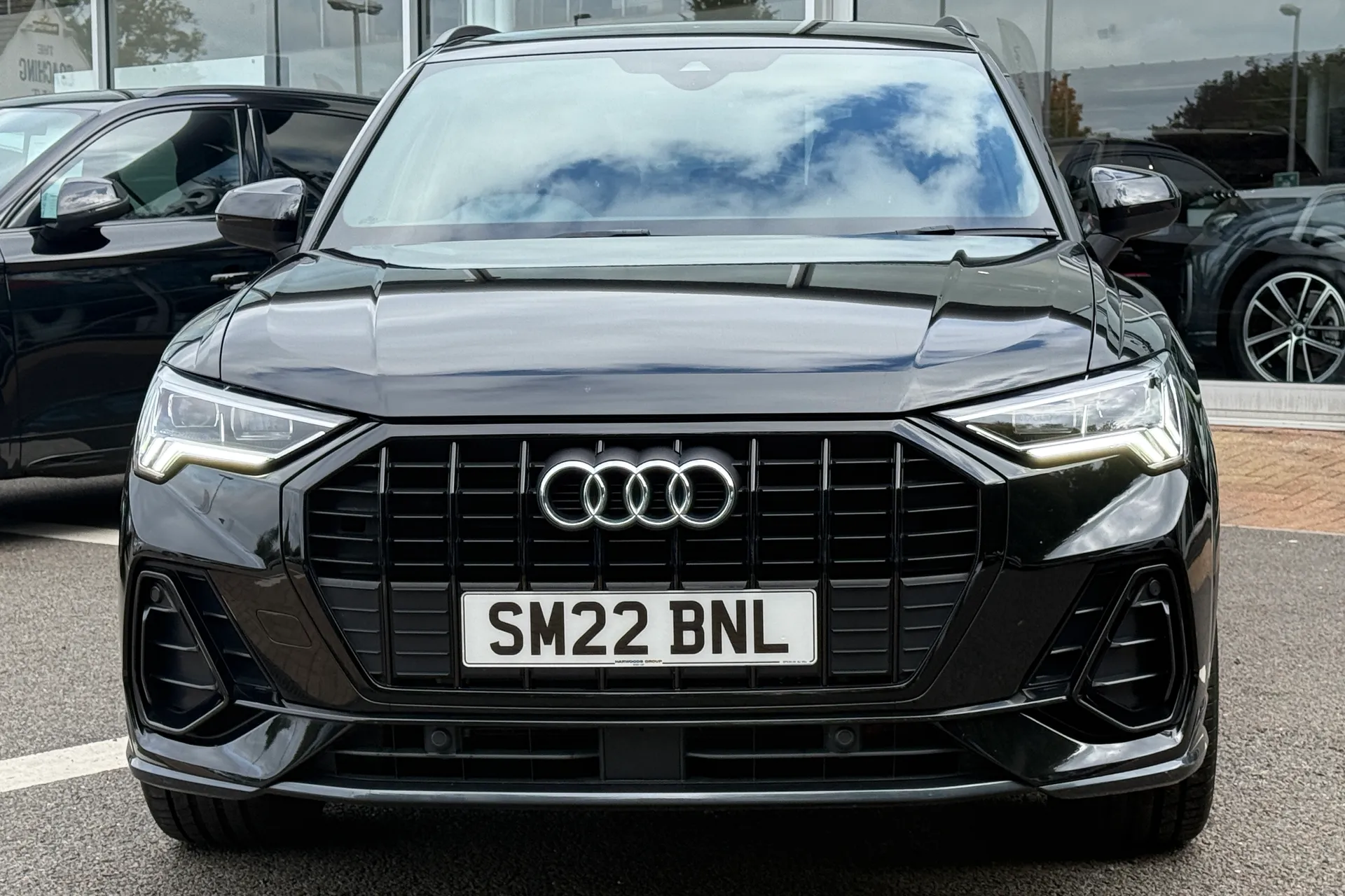 Audi Q3 thumbnail image number 14