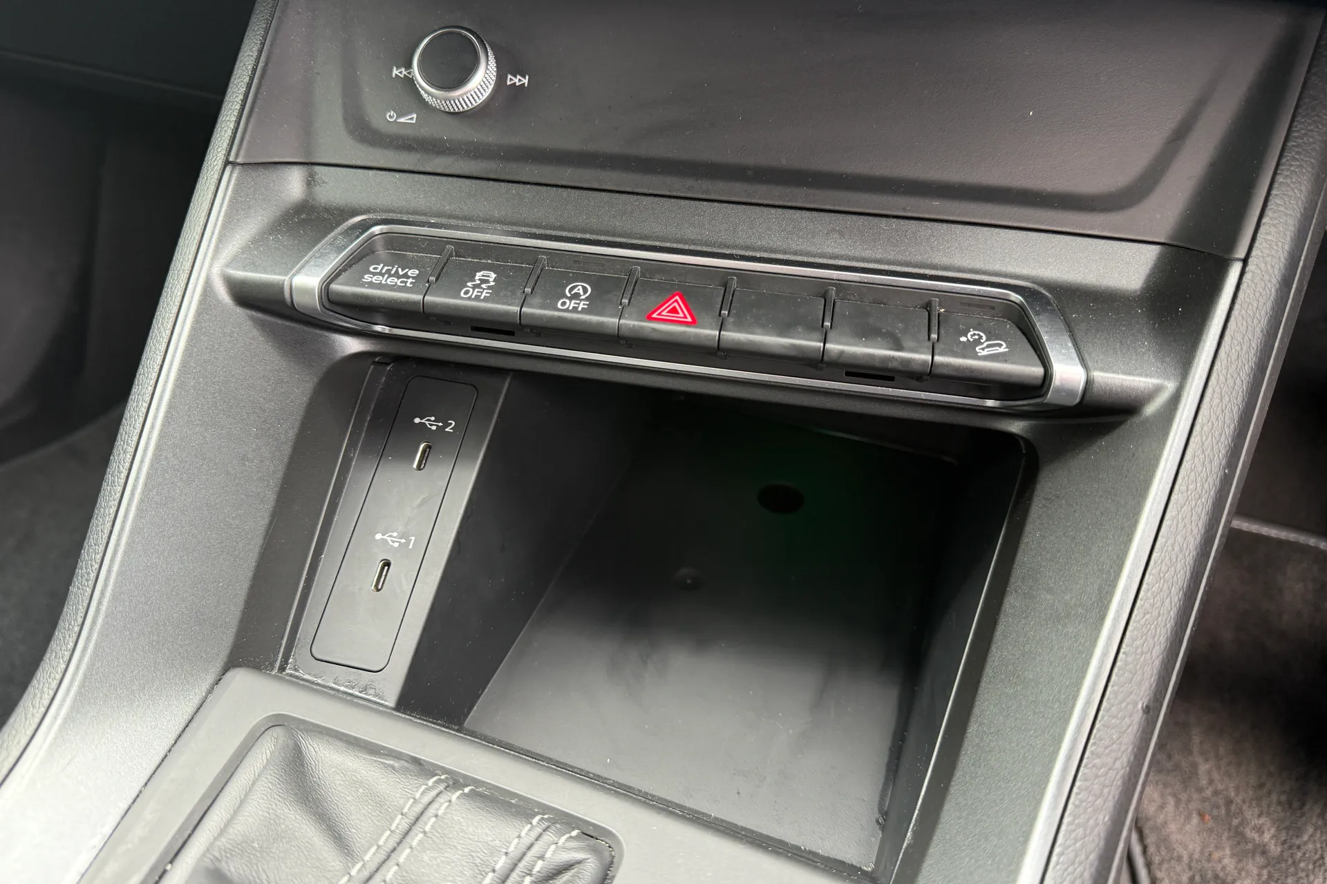 Audi Q3 thumbnail image number 44