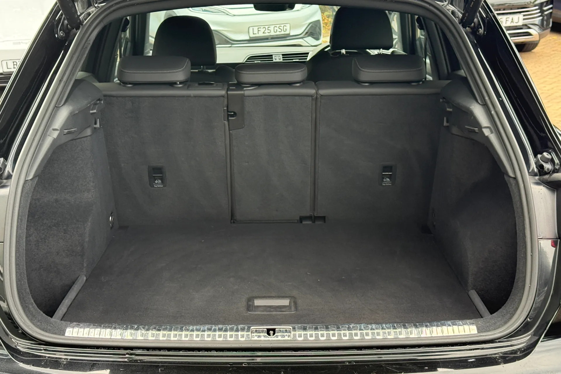 Audi Q3 thumbnail image number 28