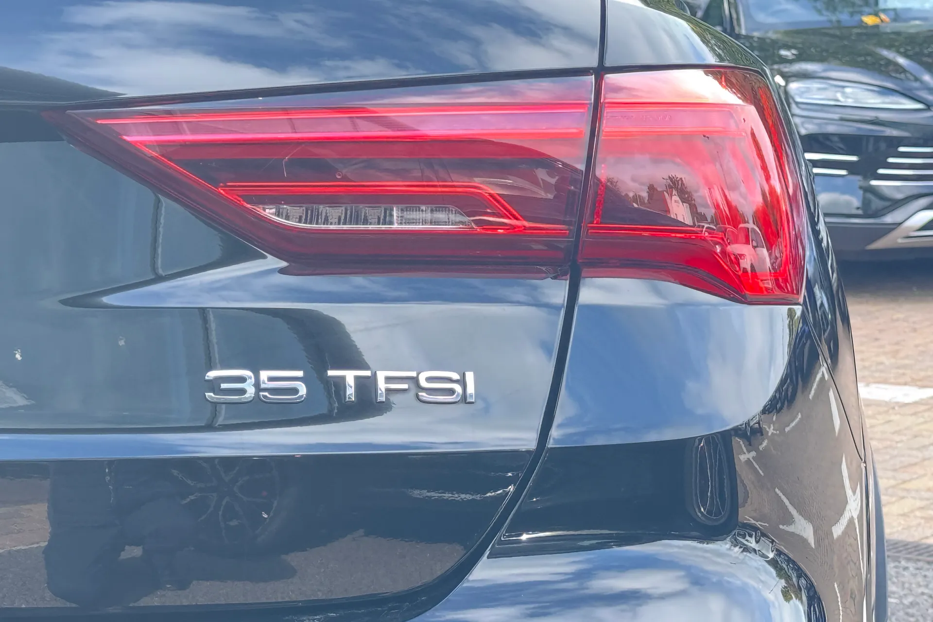 Audi Q3 thumbnail image number 48