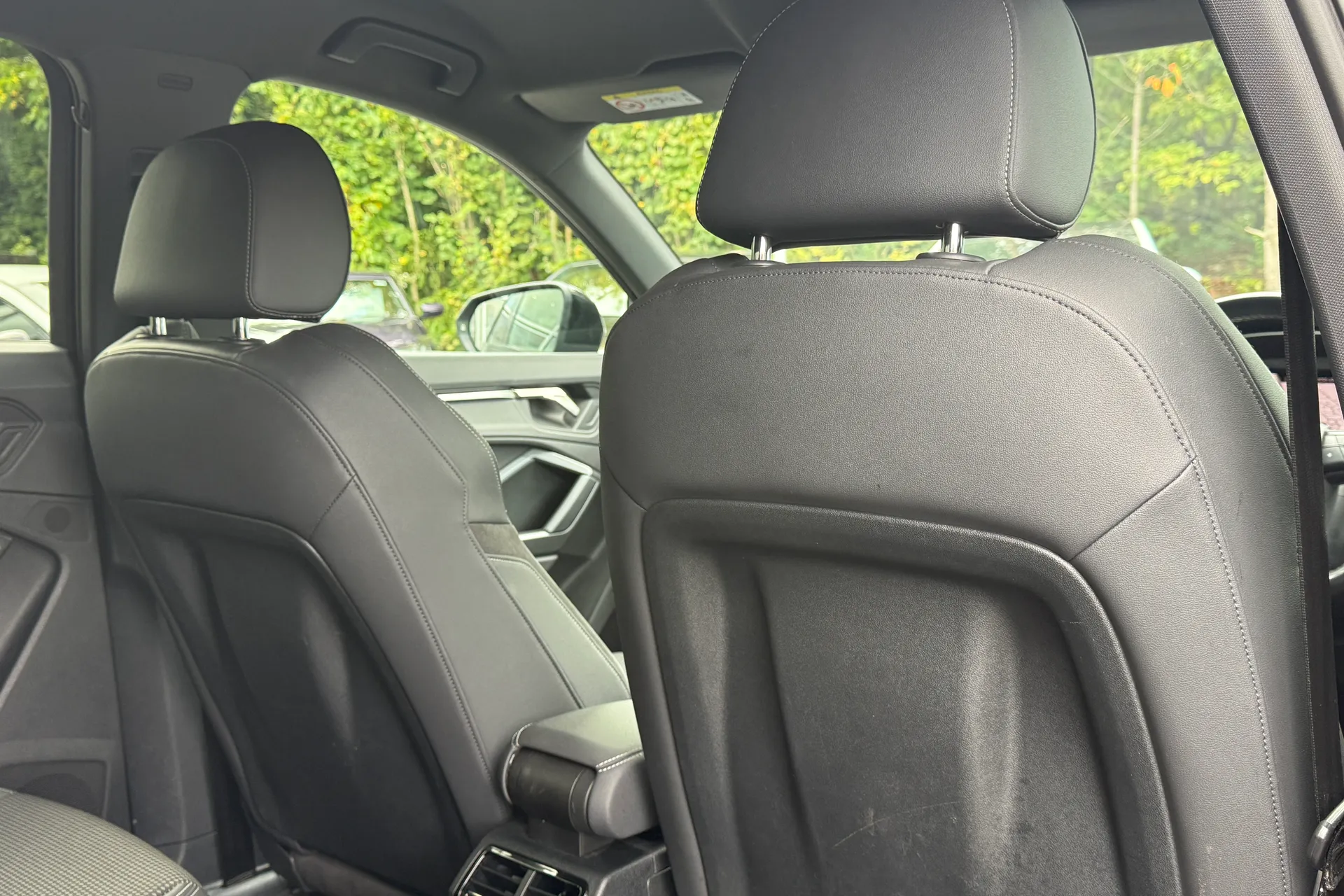 Audi Q3 thumbnail image number 9