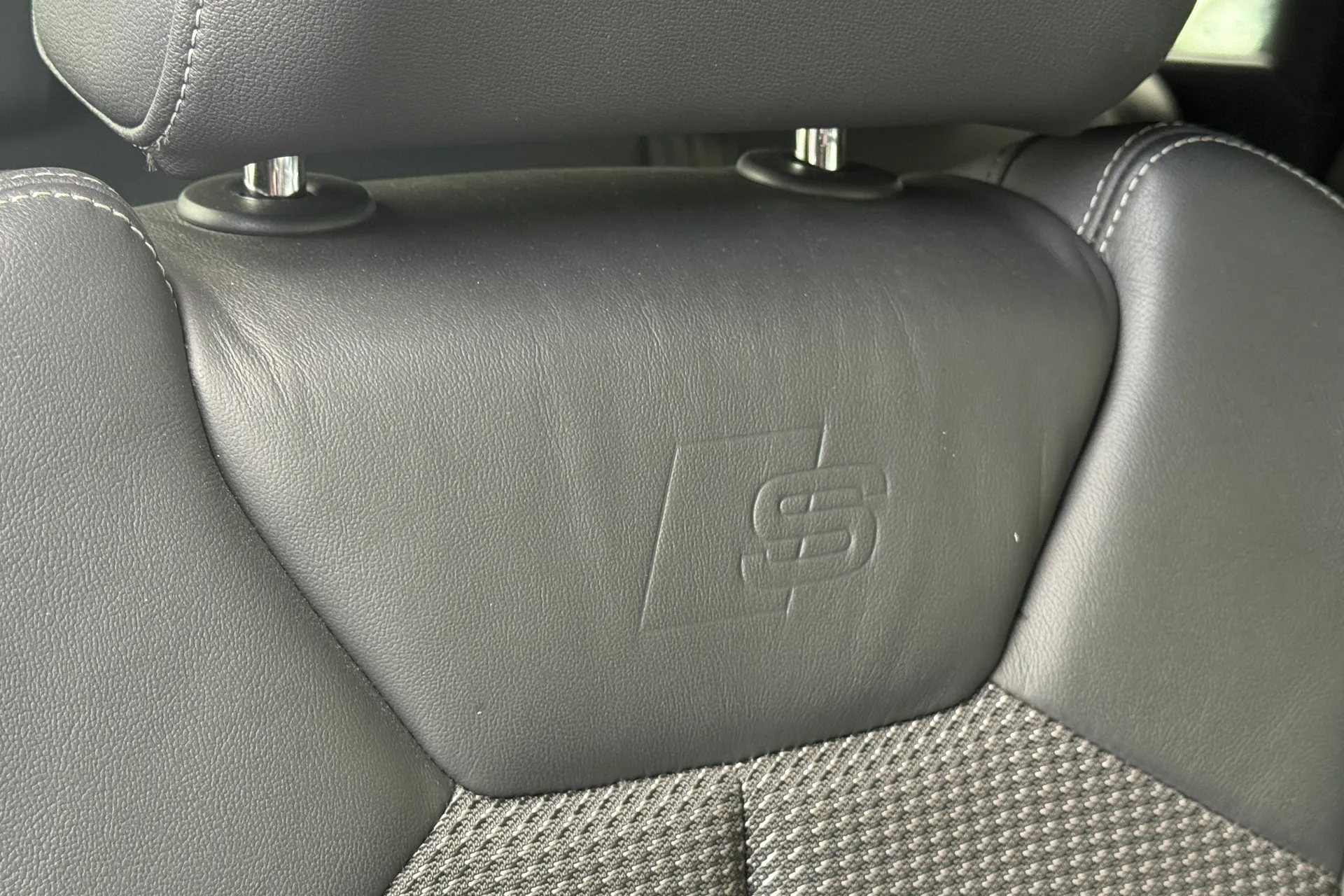 Audi Q3 thumbnail image number 37