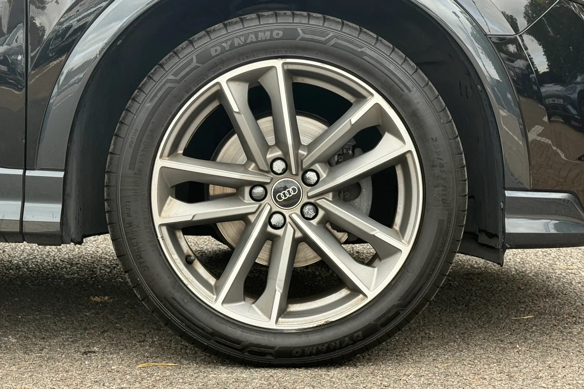 Audi Q3 thumbnail image number 21