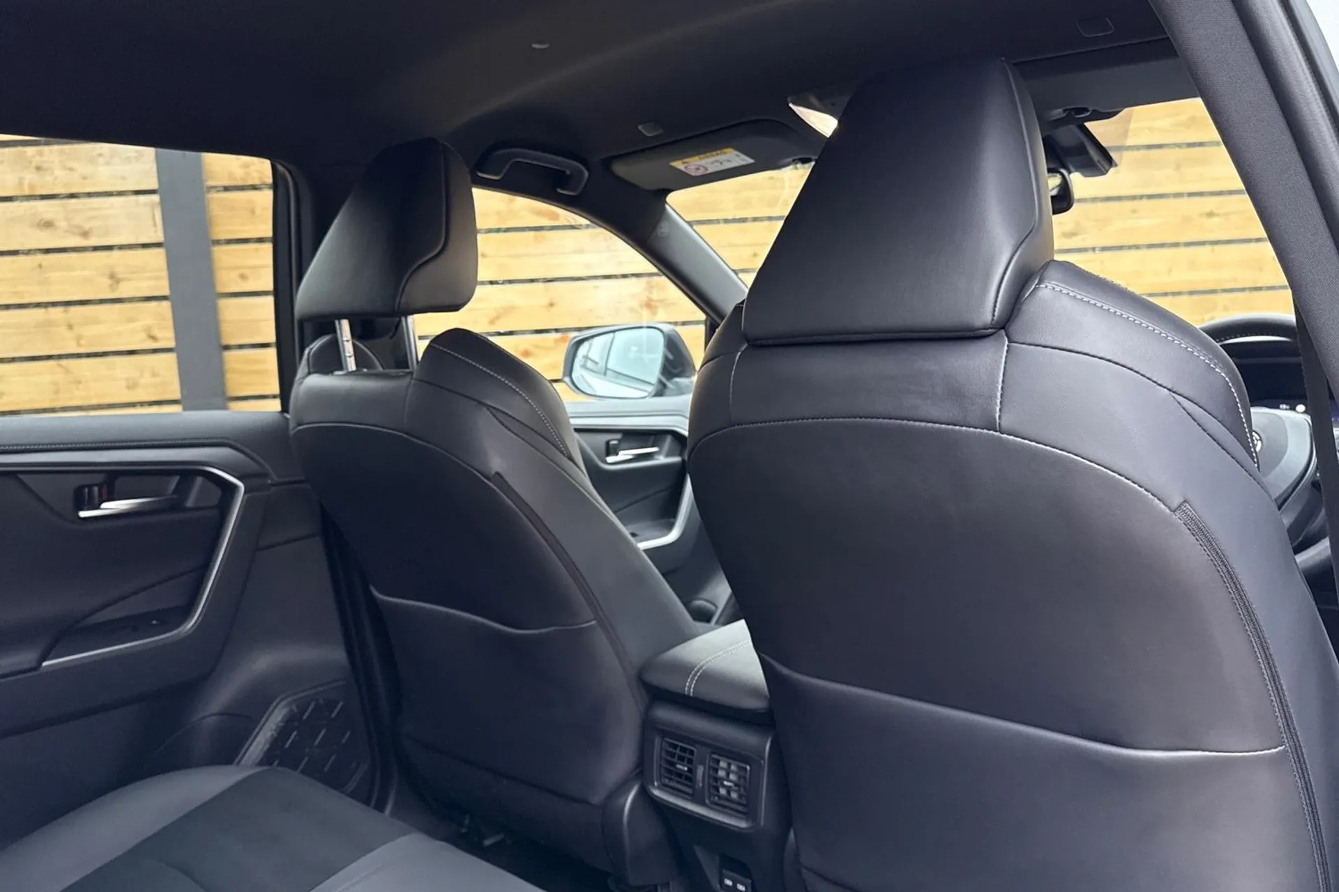 TOYOTA RAV4 thumbnail image number 25