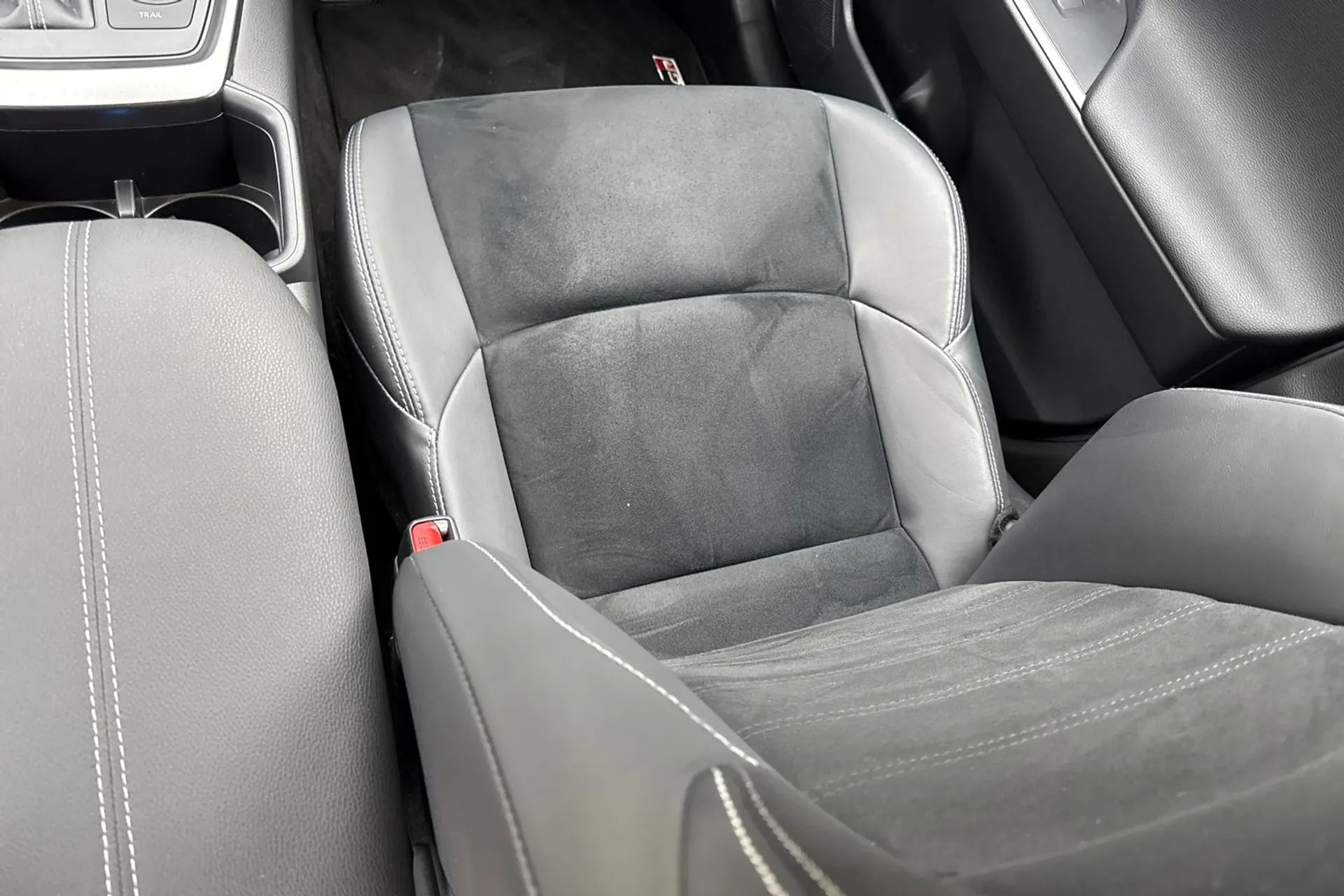 TOYOTA RAV4 thumbnail image number 36