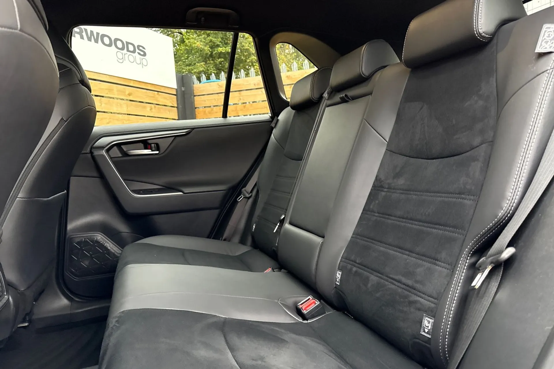 TOYOTA RAV4 thumbnail image number 32