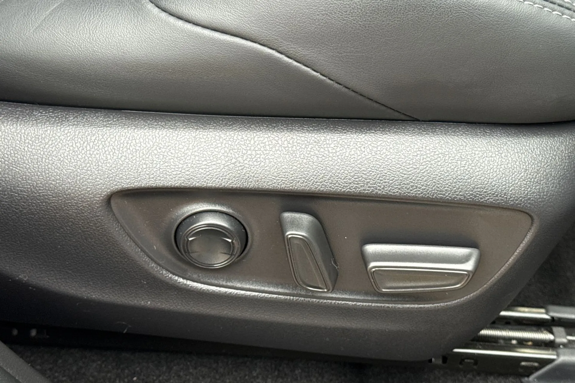 TOYOTA RAV4 thumbnail image number 47