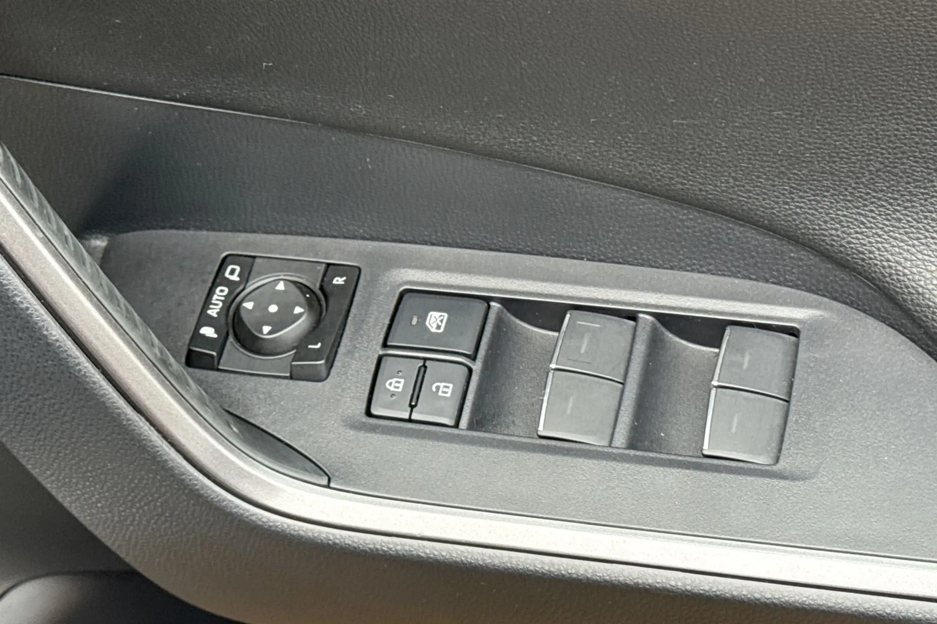 TOYOTA RAV4 thumbnail image number 49