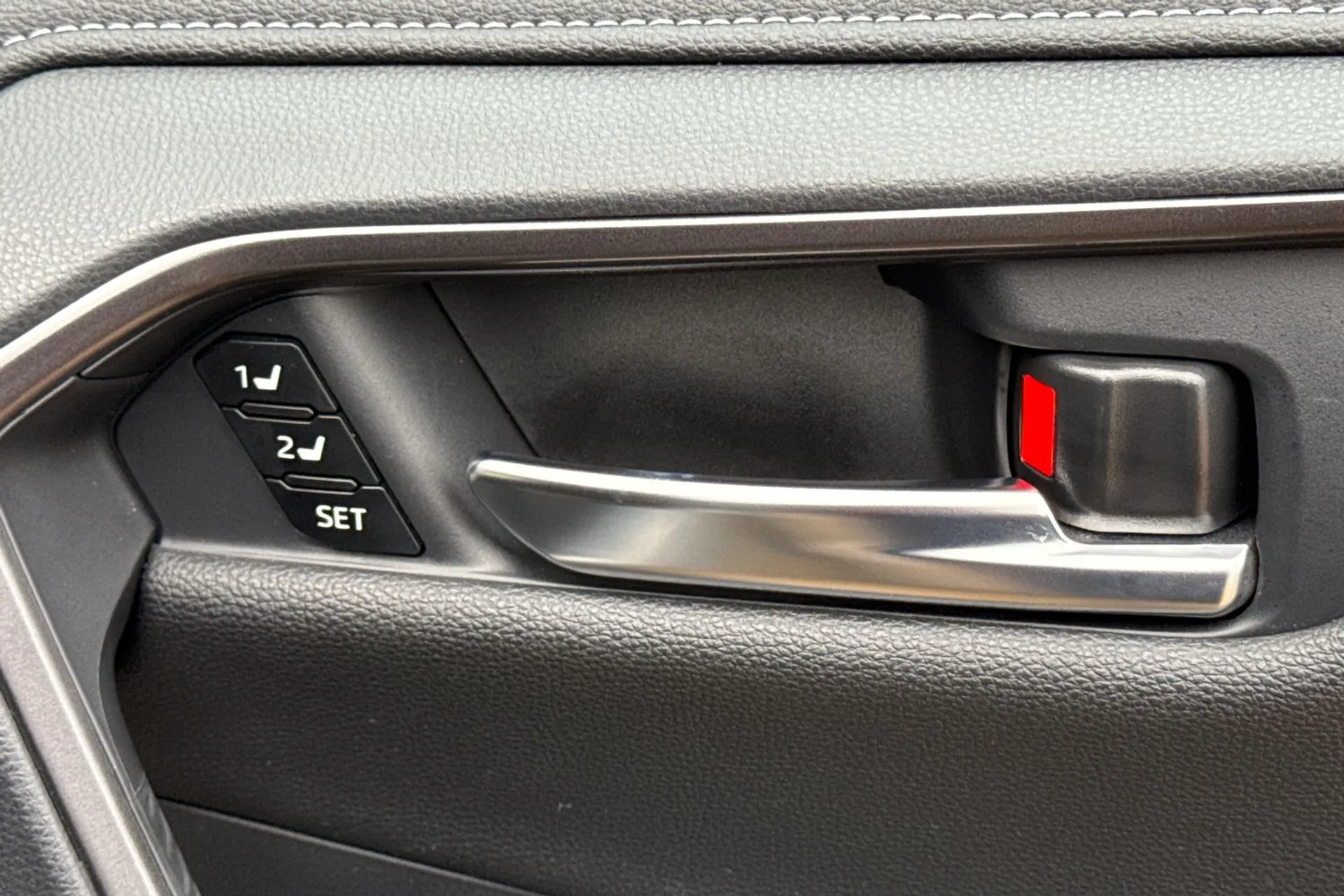 TOYOTA RAV4 thumbnail image number 48