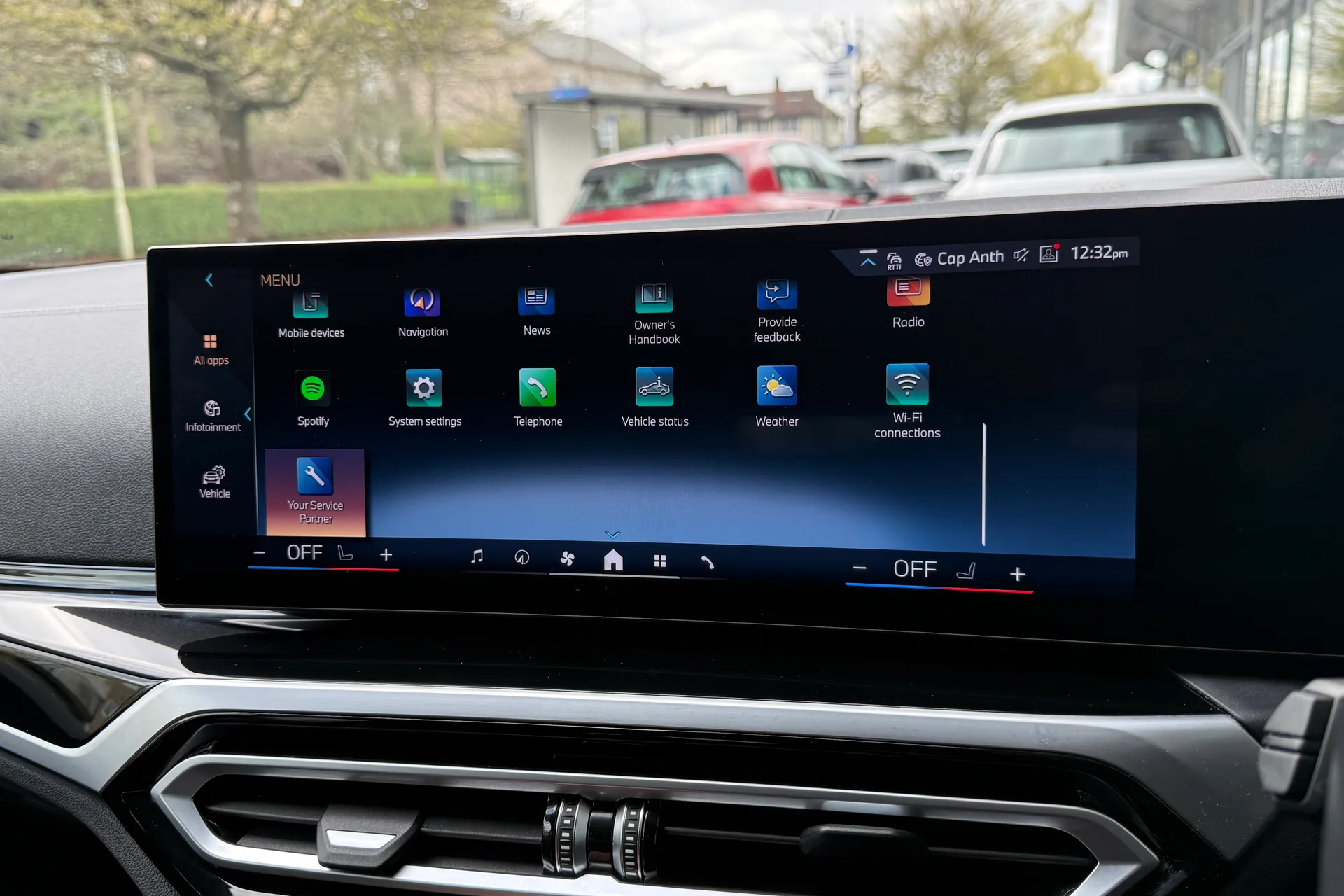 BMW I4 thumbnail image number 24