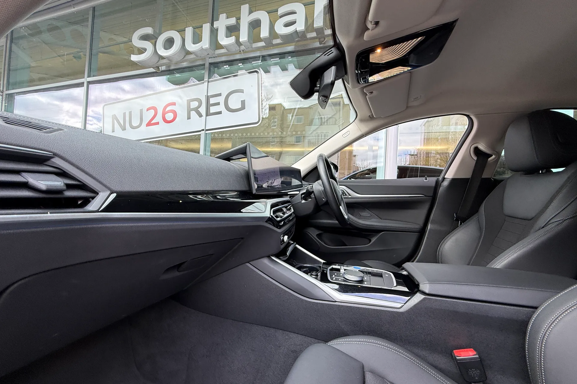 BMW I4 thumbnail image number 6