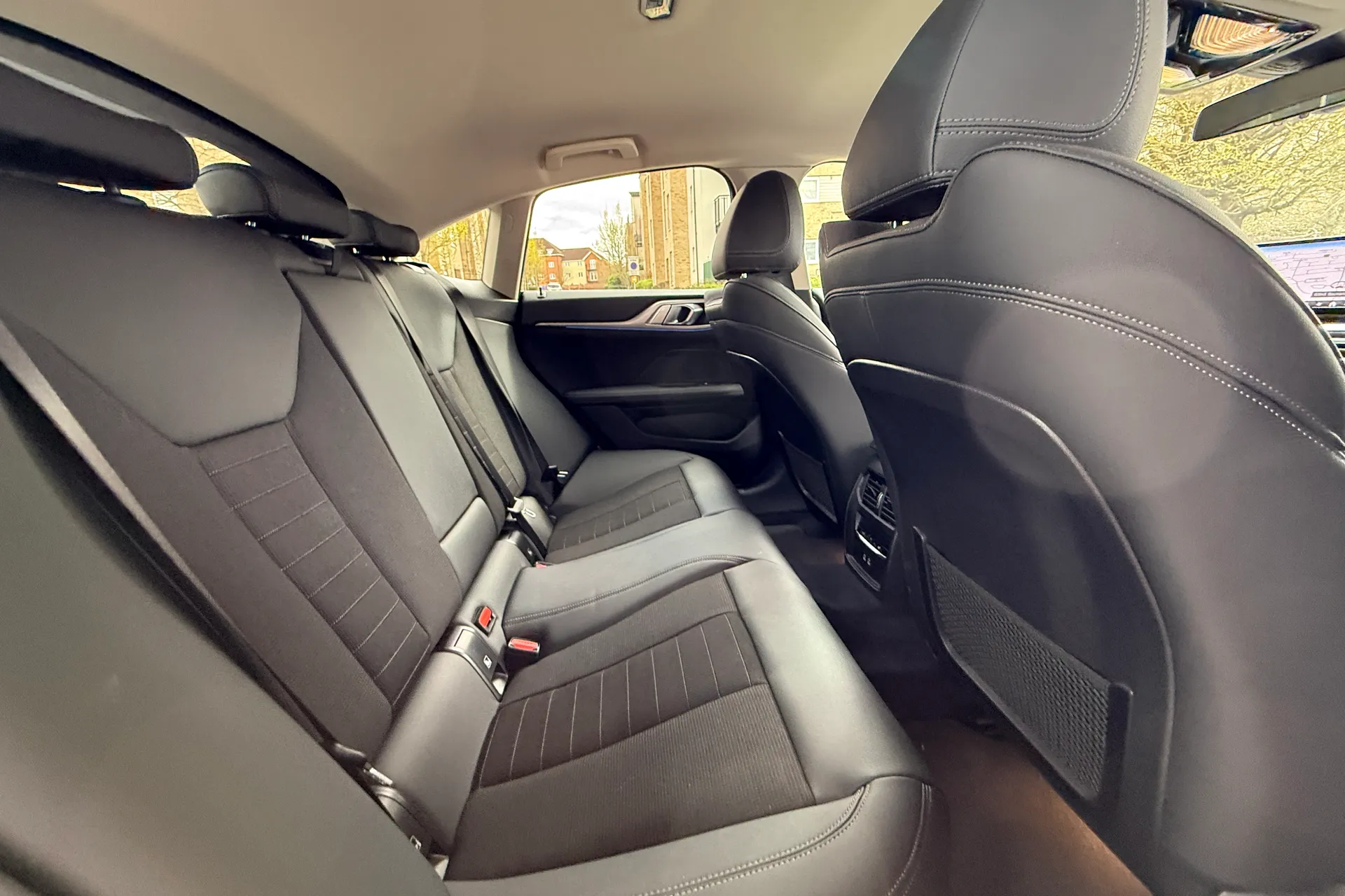 BMW I4 thumbnail image number 34