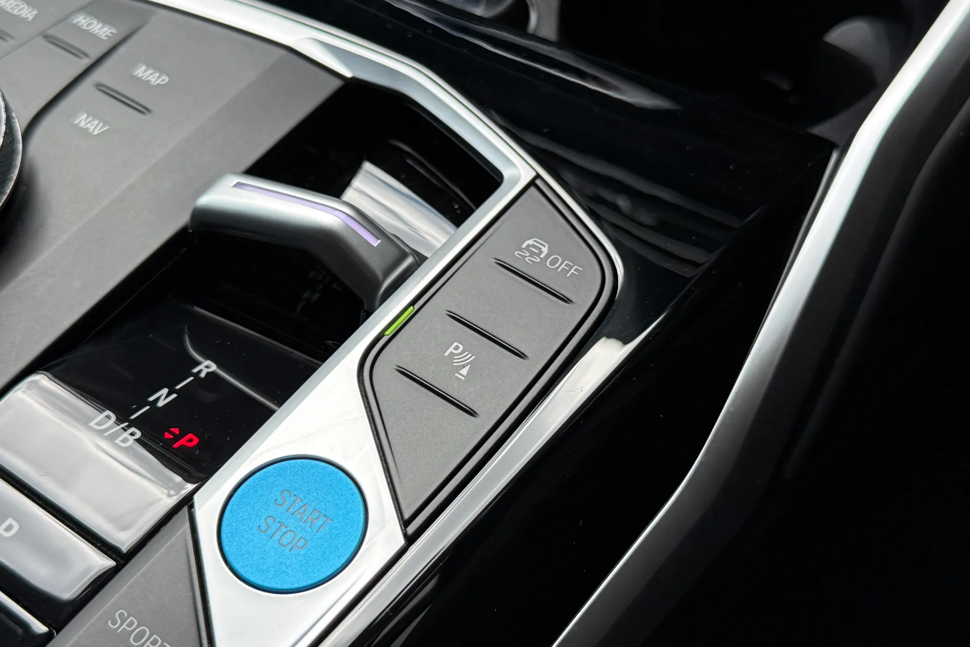 BMW I4 thumbnail image number 19