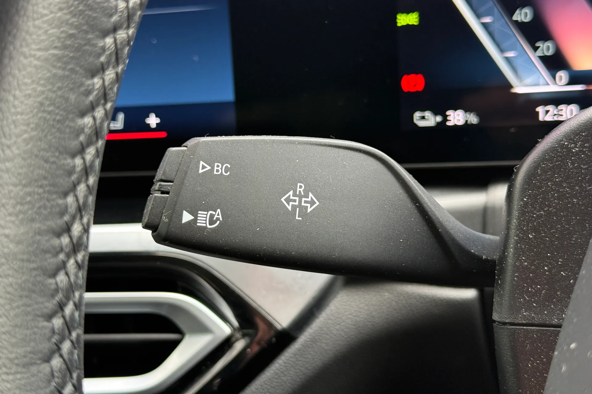 BMW I4 thumbnail image number 12