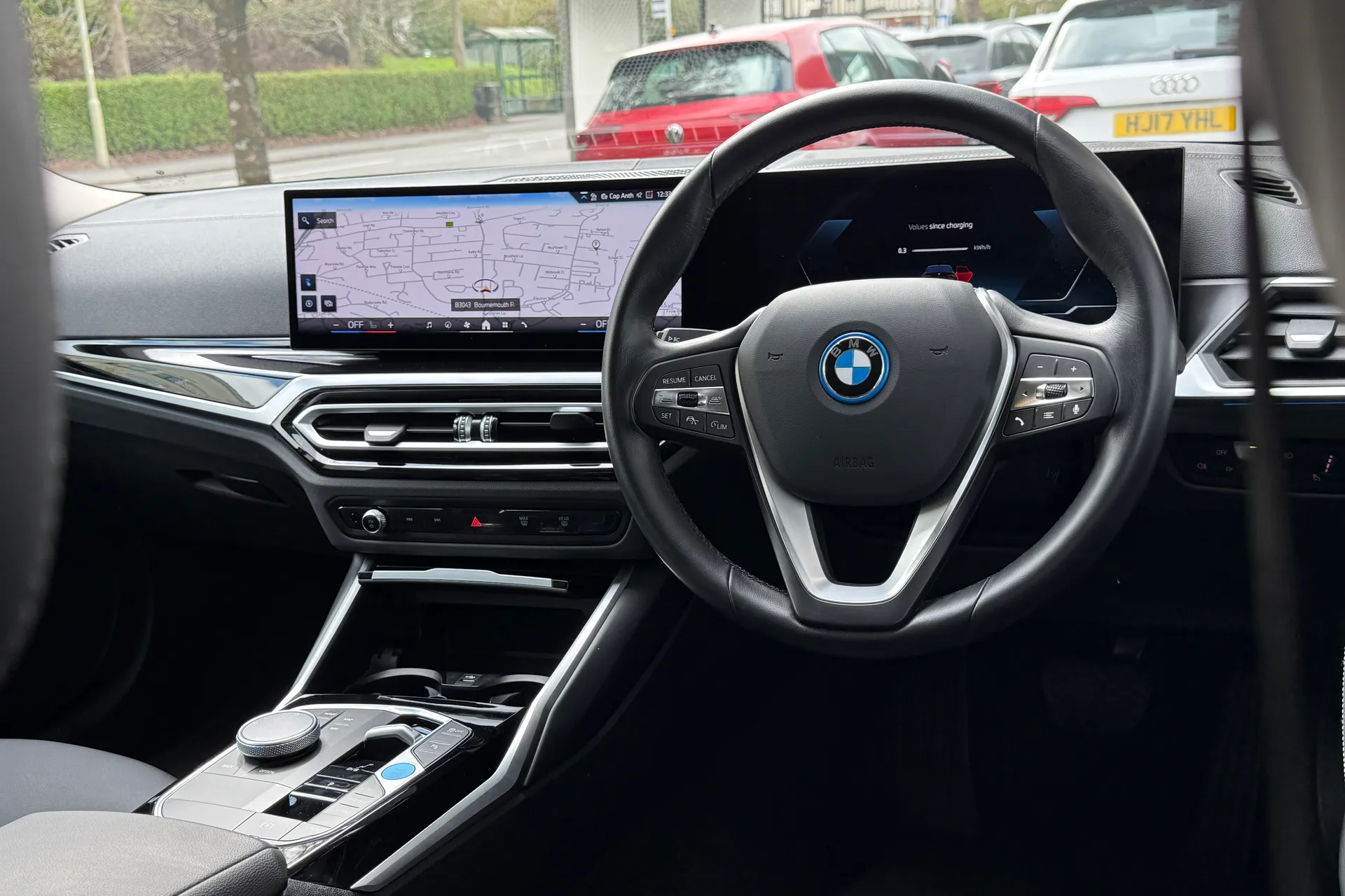 BMW I4 thumbnail image number 33