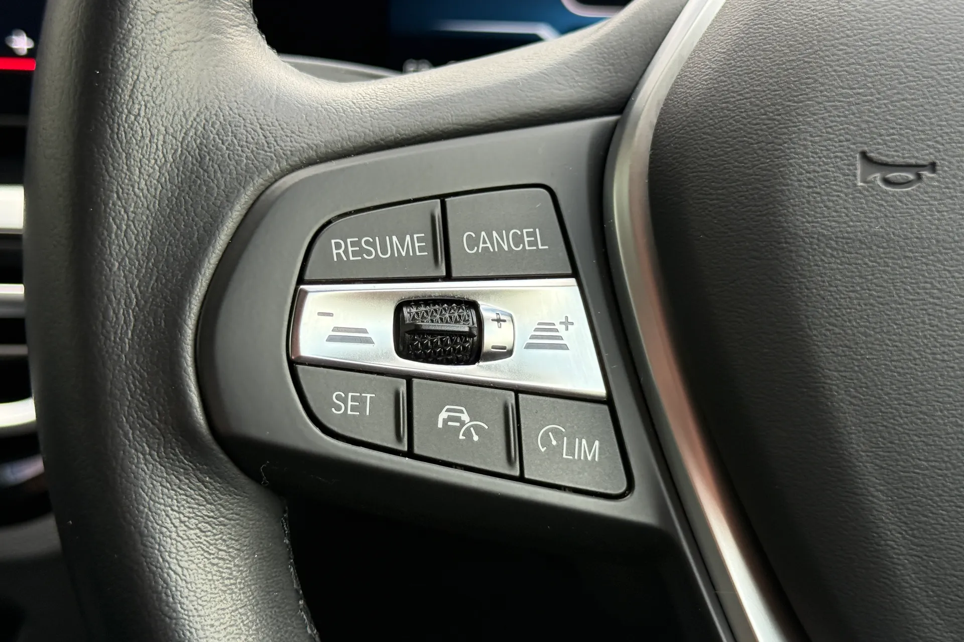 BMW I4 thumbnail image number 10