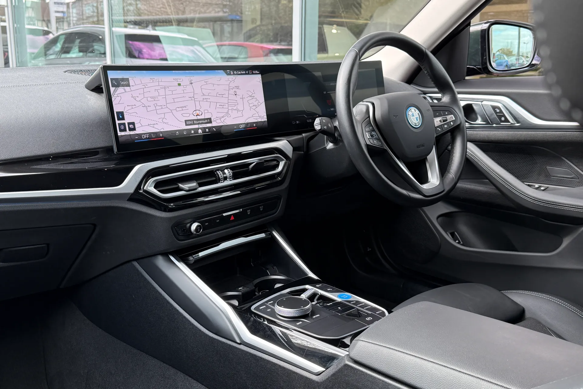 BMW I4 thumbnail image number 44