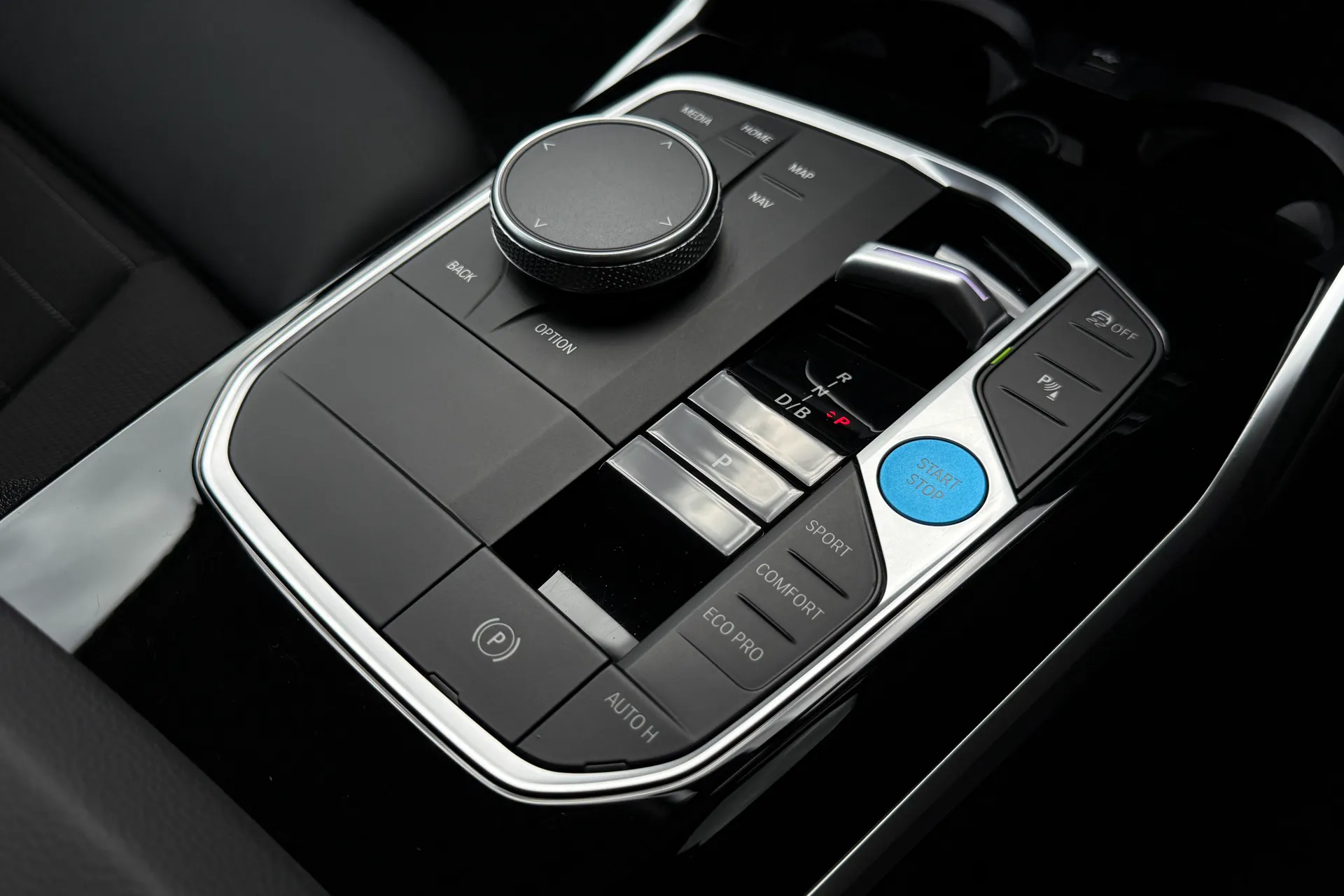 BMW I4 thumbnail image number 15