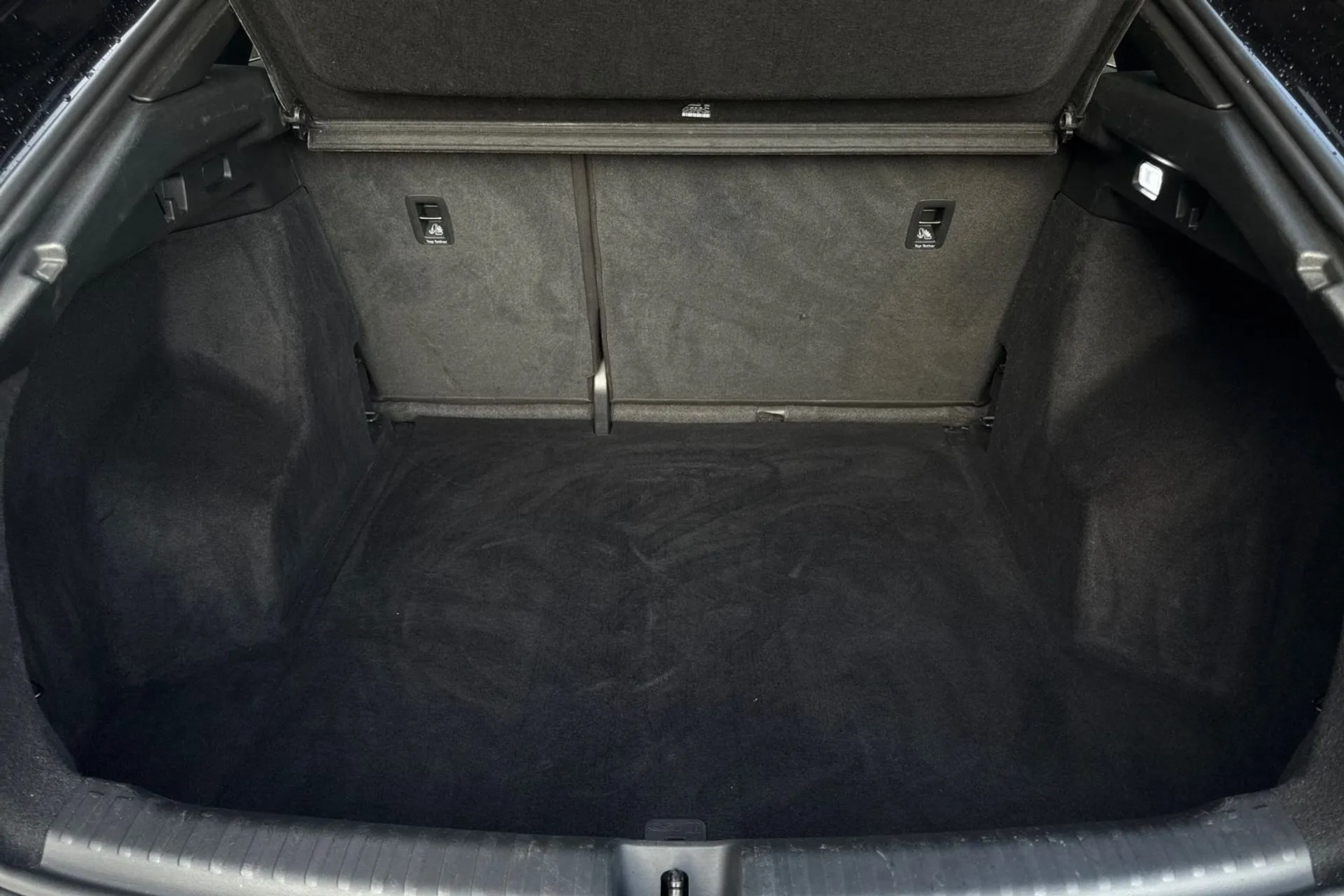 Audi Q4 thumbnail image number 18