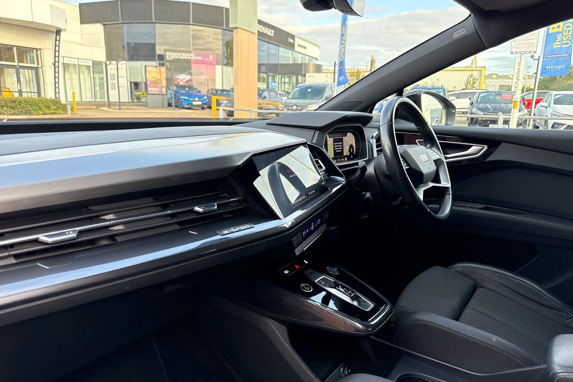 Audi Q4 thumbnail image number 30