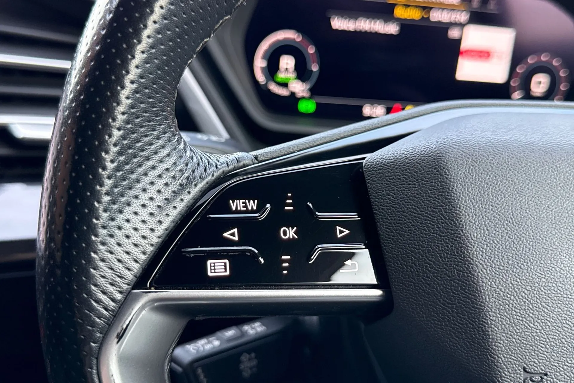 Audi Q4 thumbnail image number 41