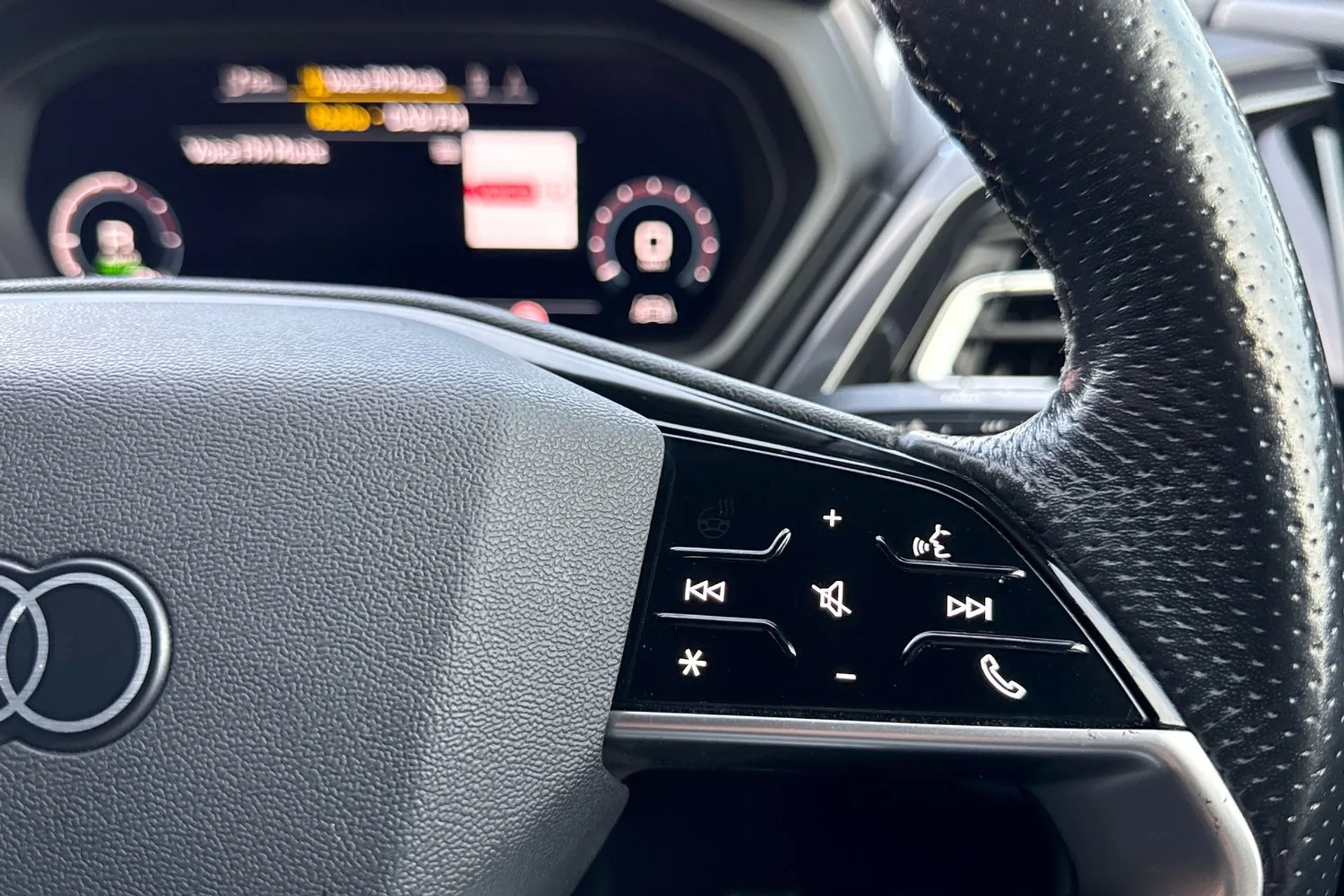 Audi Q4 thumbnail image number 42