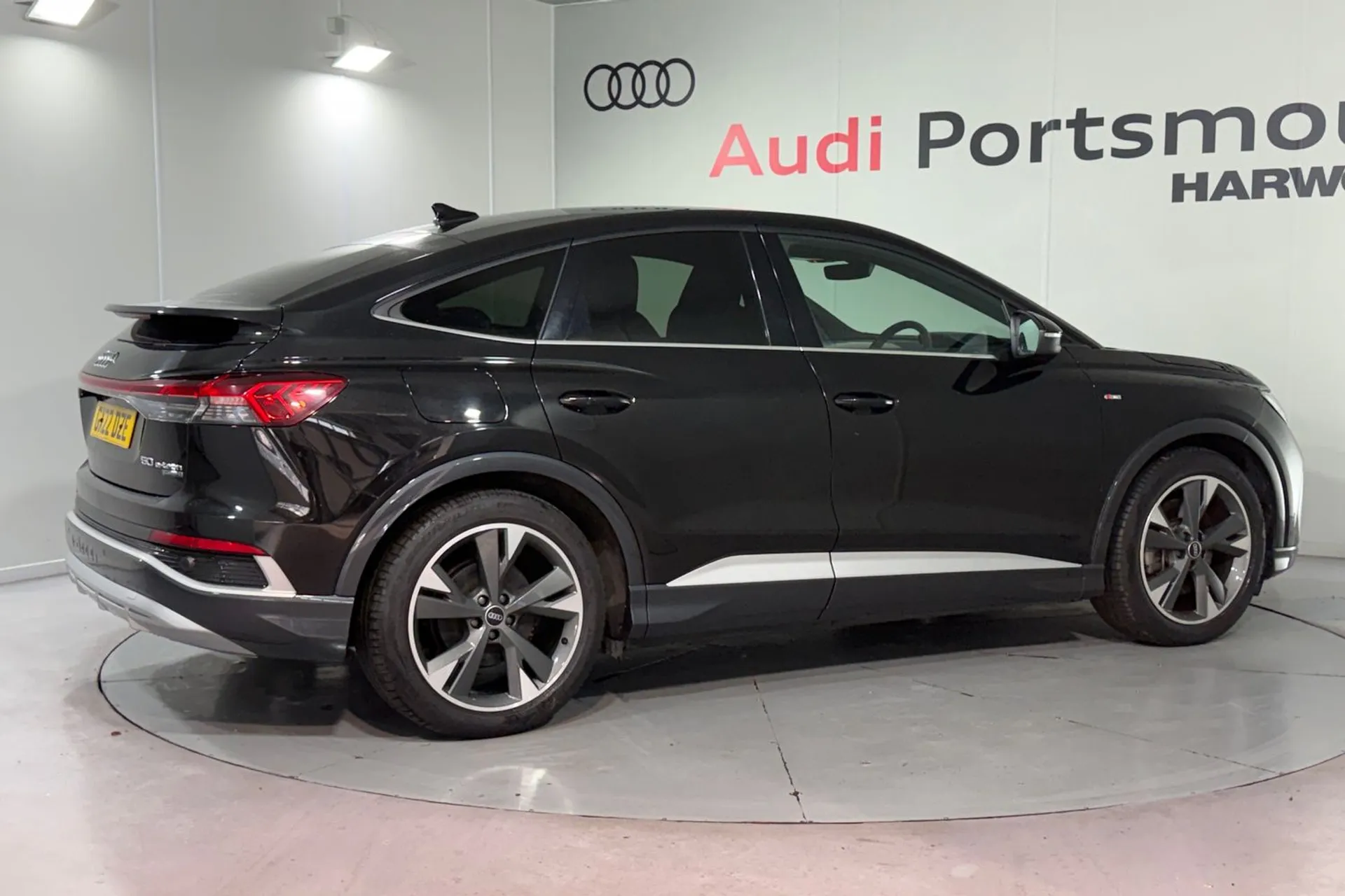 Audi Q4 thumbnail image number 10