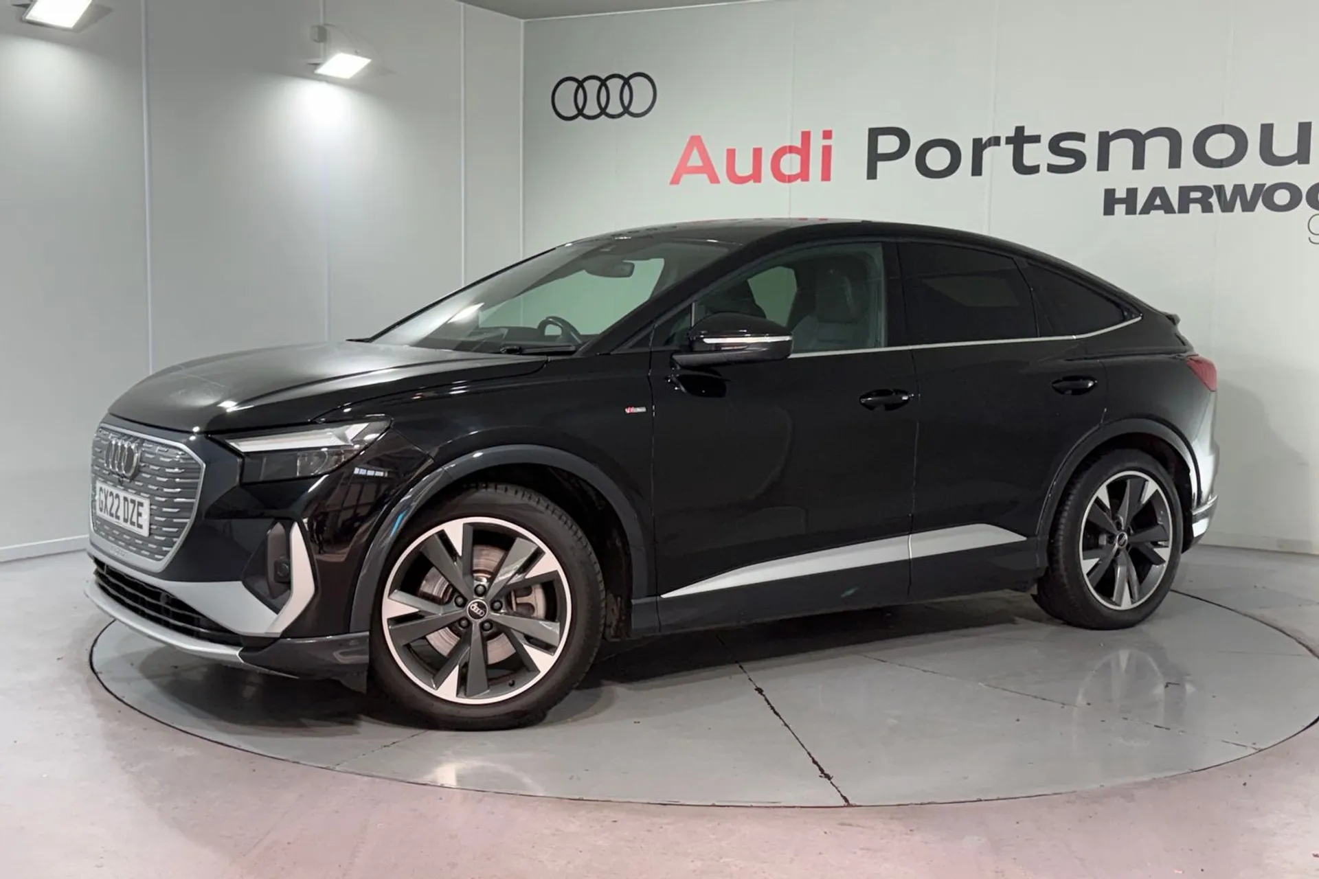 Audi Q4 thumbnail image number 5