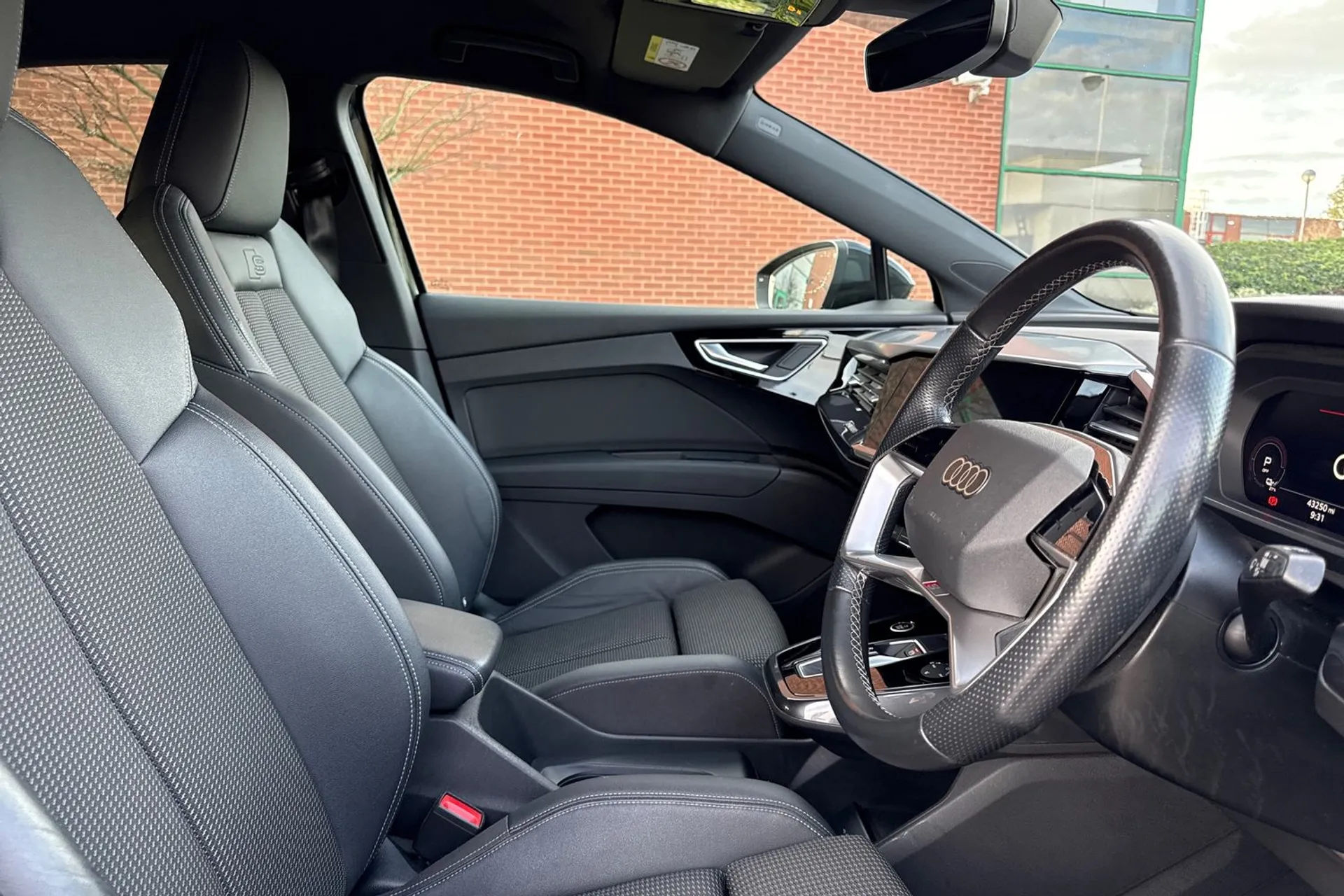 Audi Q4 thumbnail image number 26