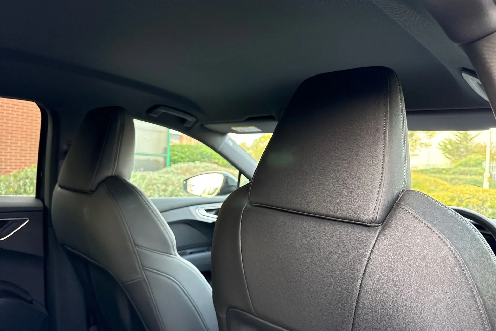 Audi Q4 thumbnail image number 24