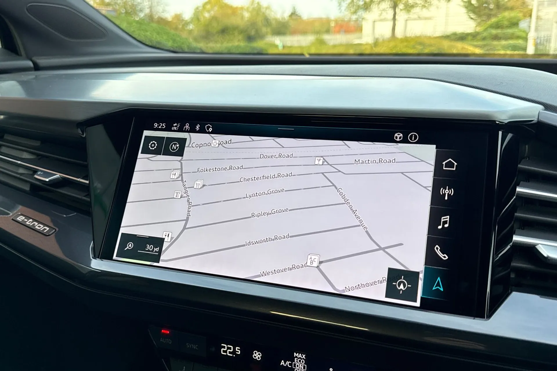 Audi Q4 thumbnail image number 29