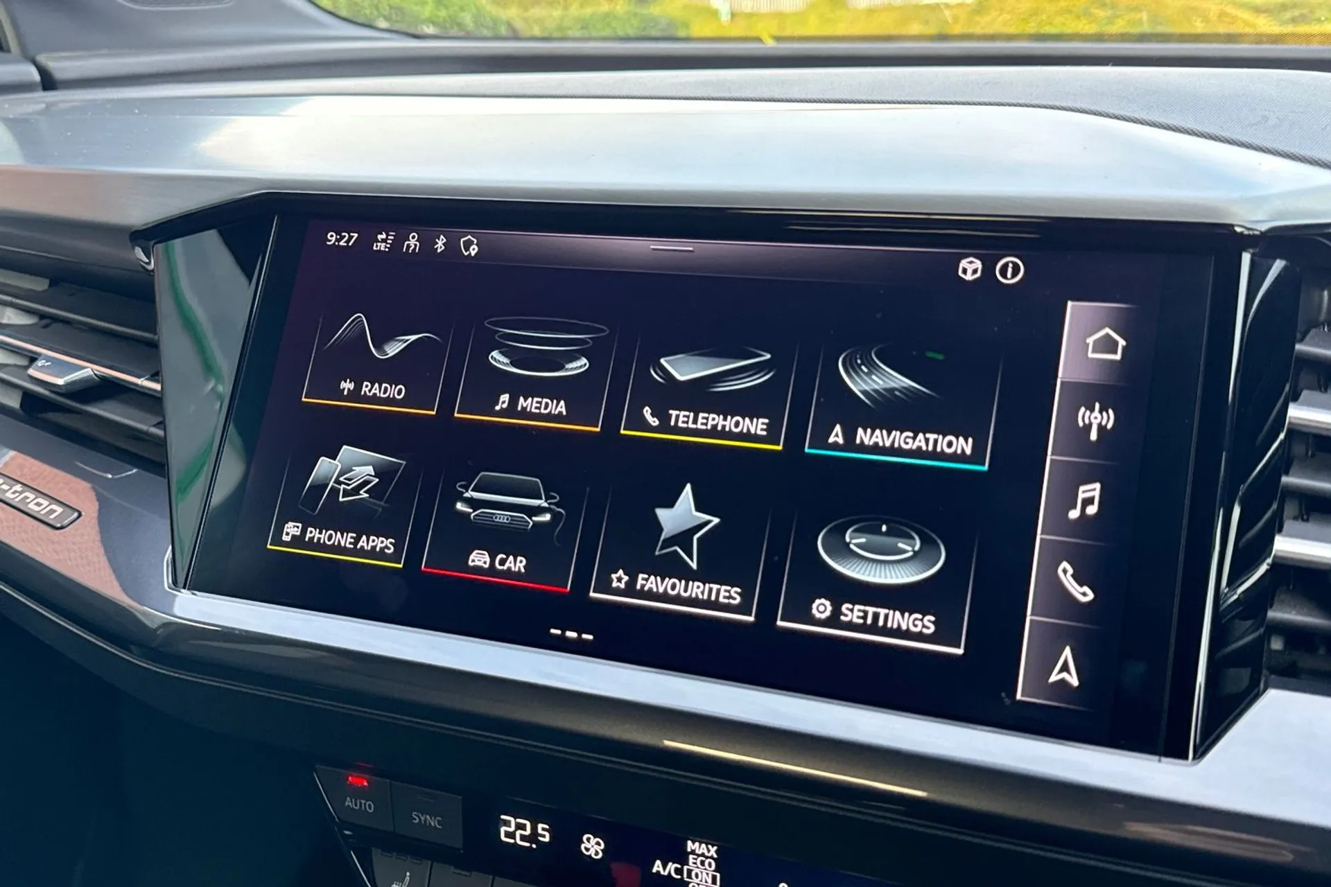 Audi Q4 thumbnail image number 21