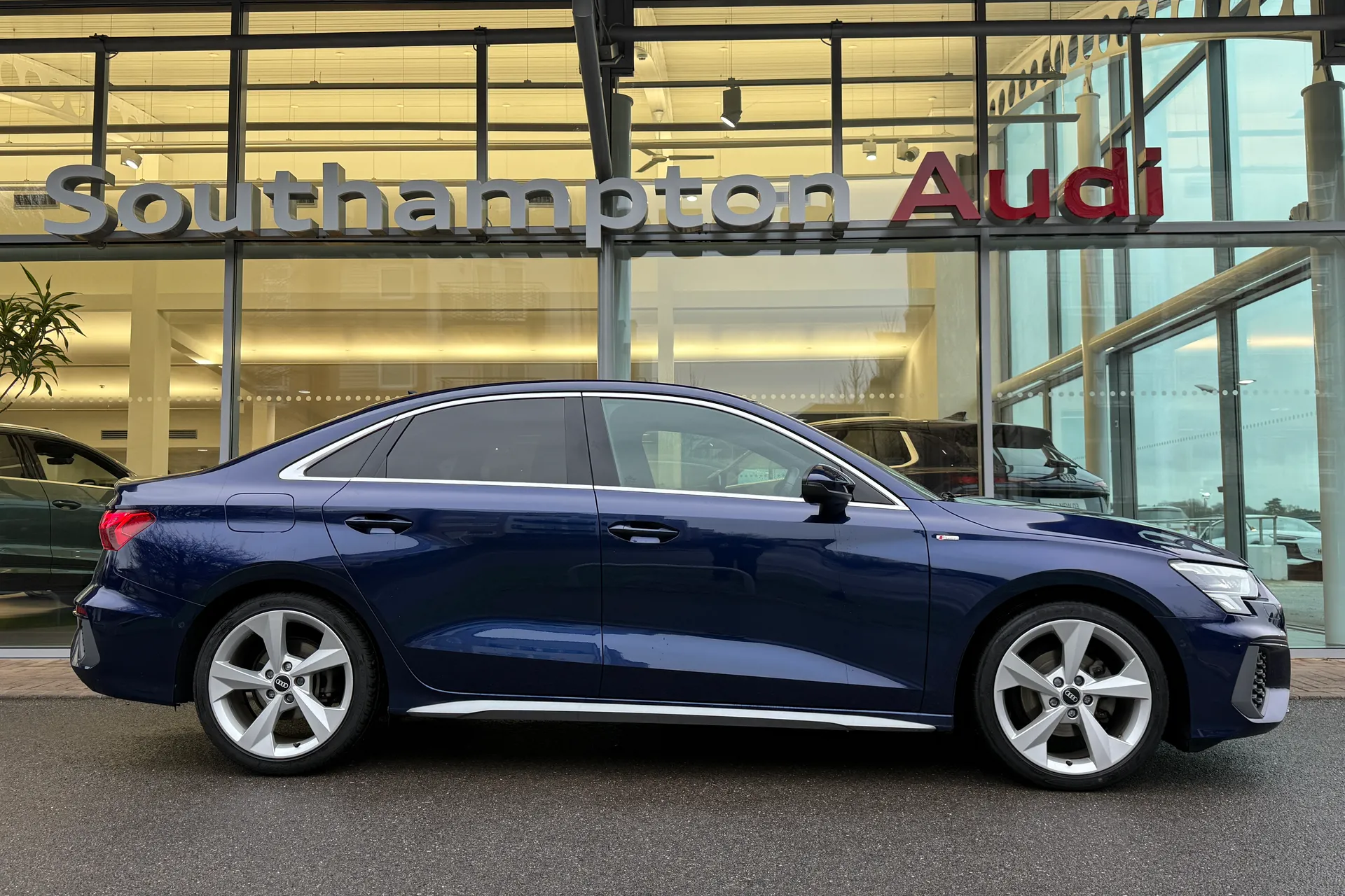 Audi A3 thumbnail image number 2