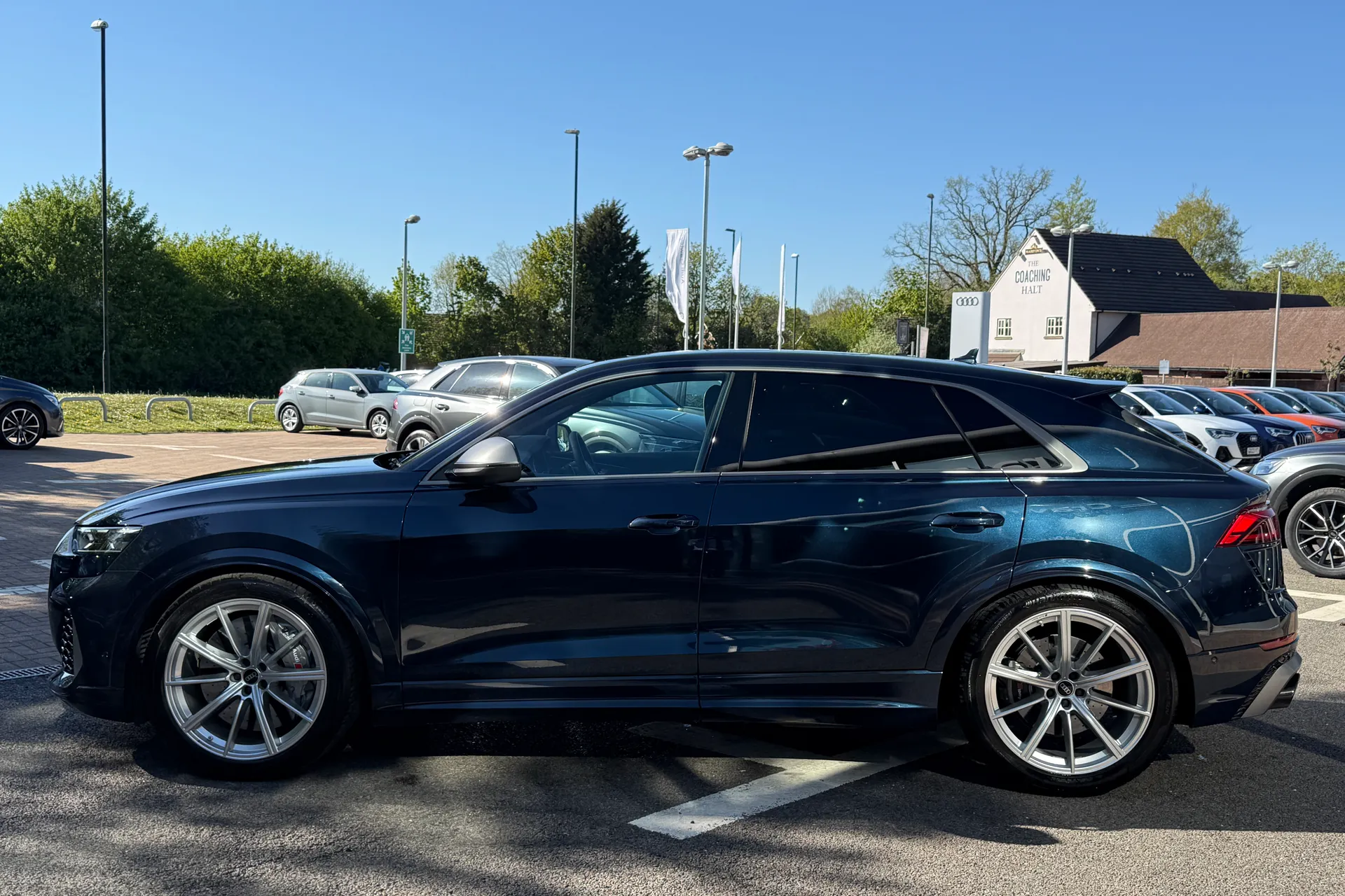 Audi RS Q8 thumbnail image number 51
