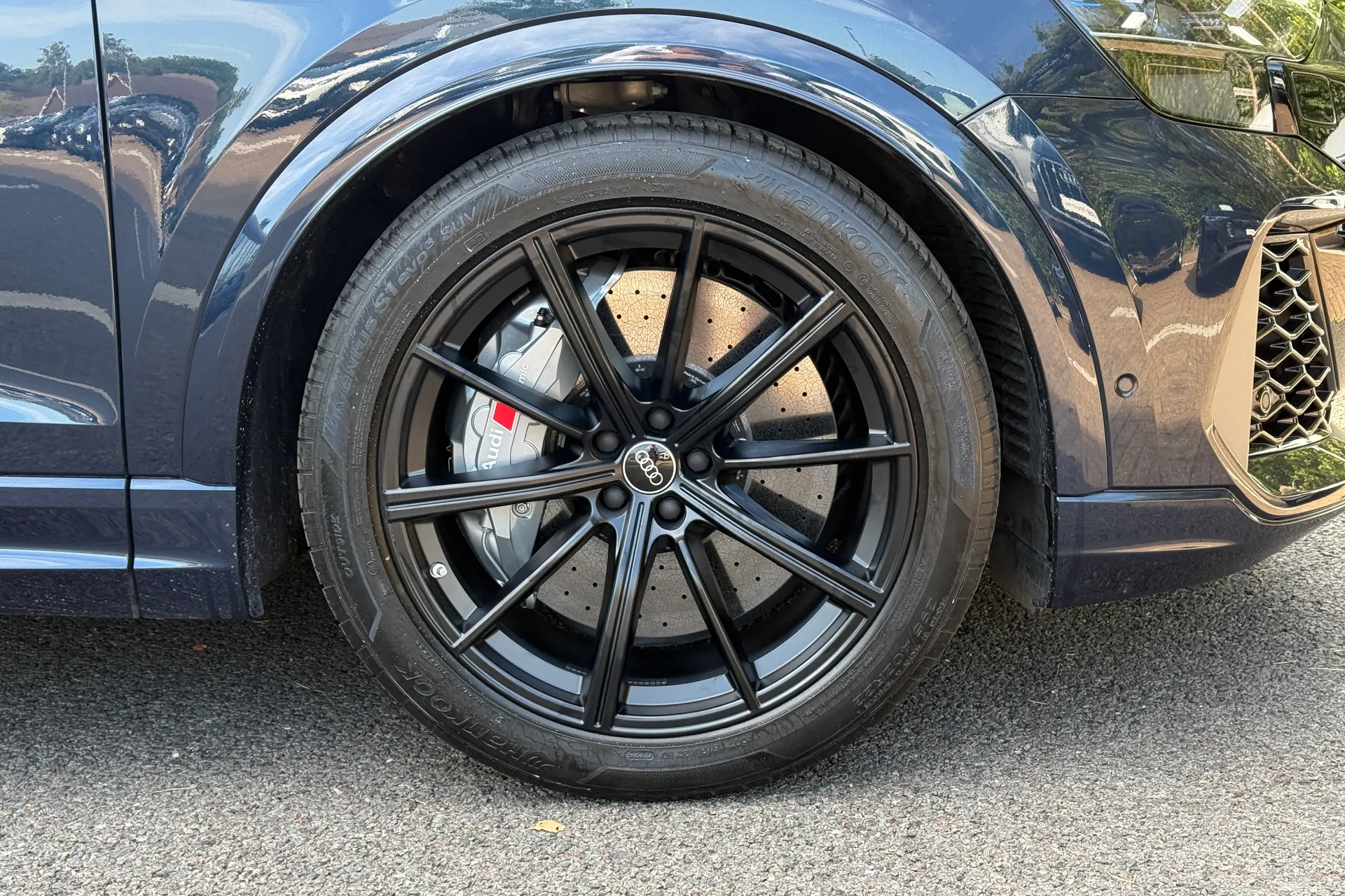 Audi RS Q8 thumbnail image number 17